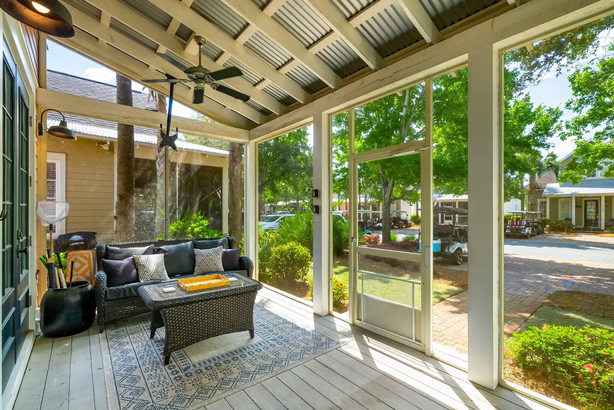 BUNGALOS AT SANDESTIN - Residential