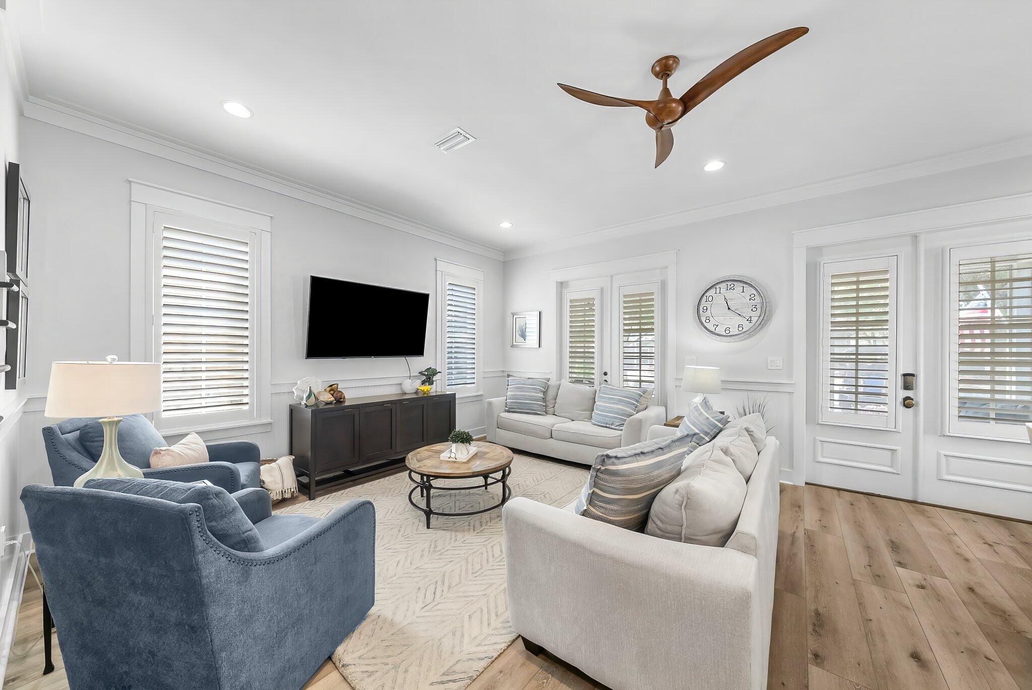 BUNGALOS AT SANDESTIN - Residential