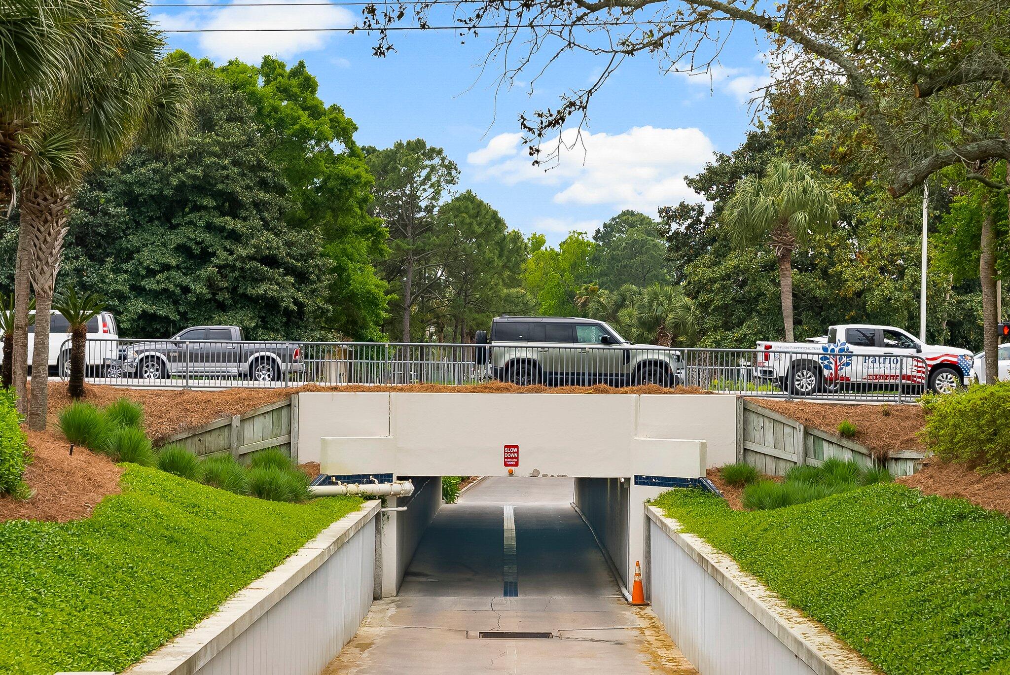 BUNGALOS AT SANDESTIN - Residential