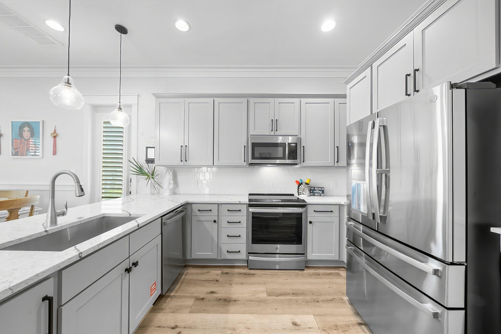 BUNGALOS AT SANDESTIN - Residential