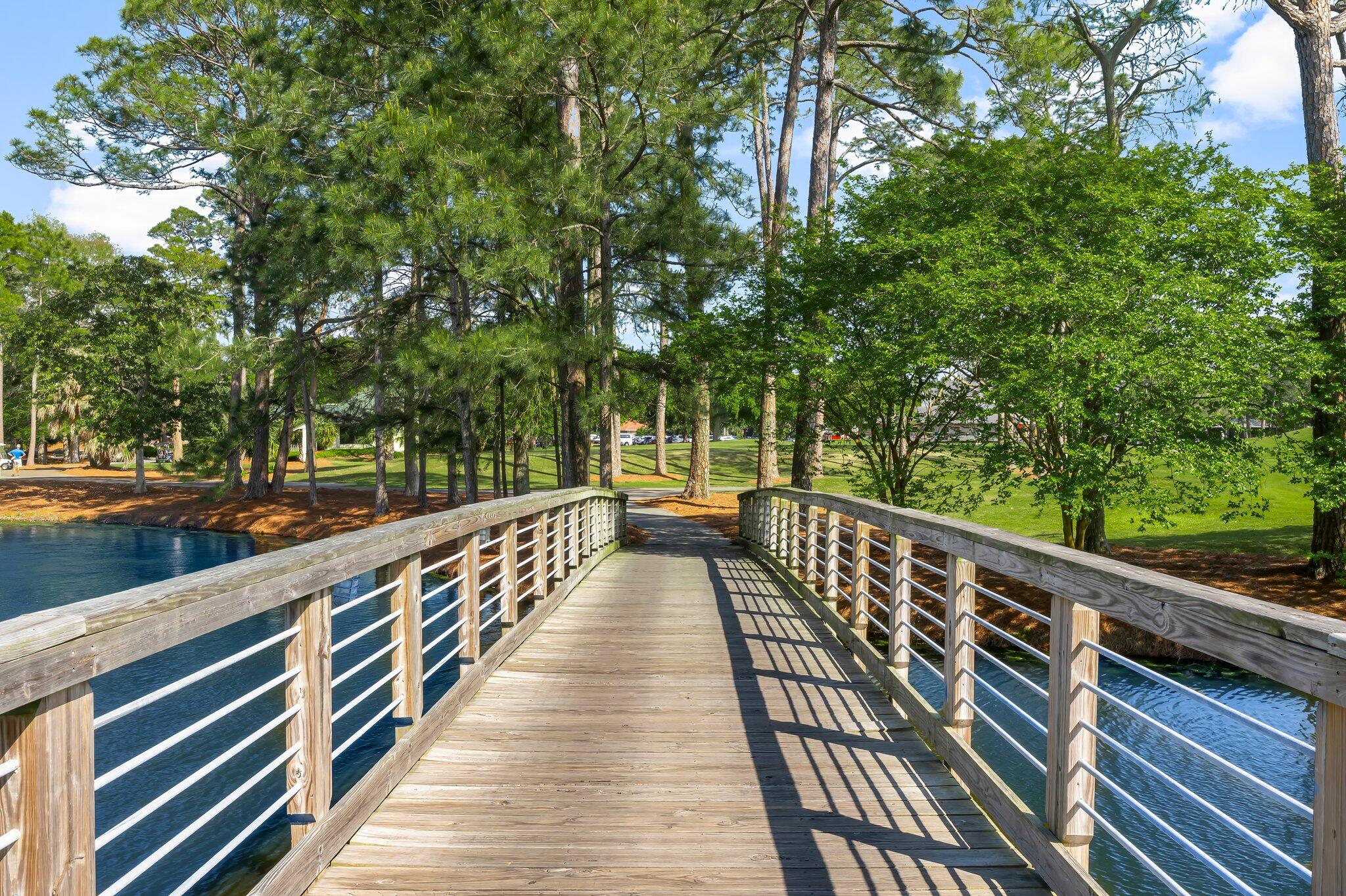 BUNGALOS AT SANDESTIN - Residential