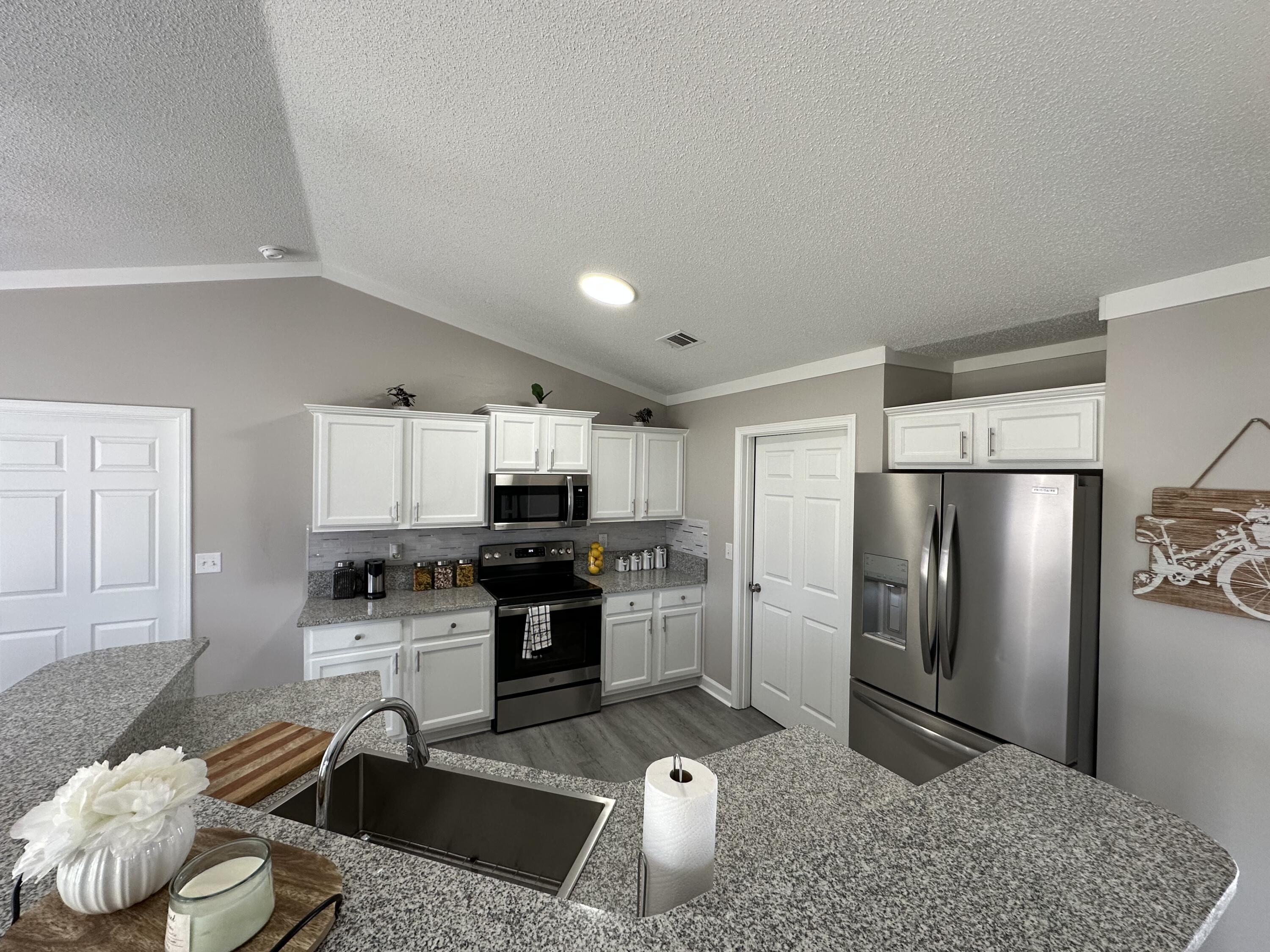 TRIPLE LAKES ESTATES - Residential
