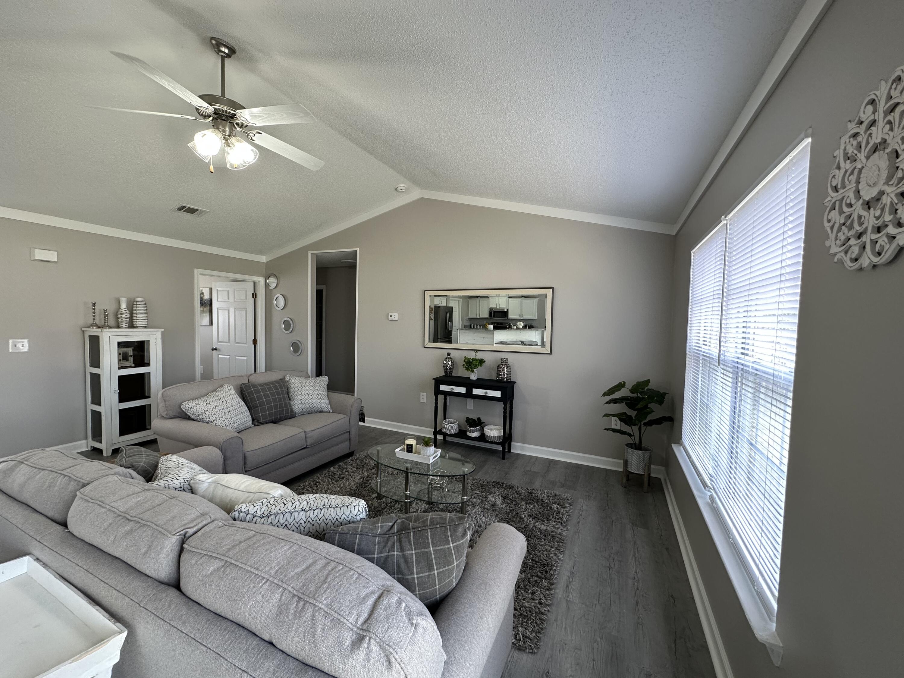 TRIPLE LAKES ESTATES - Residential
