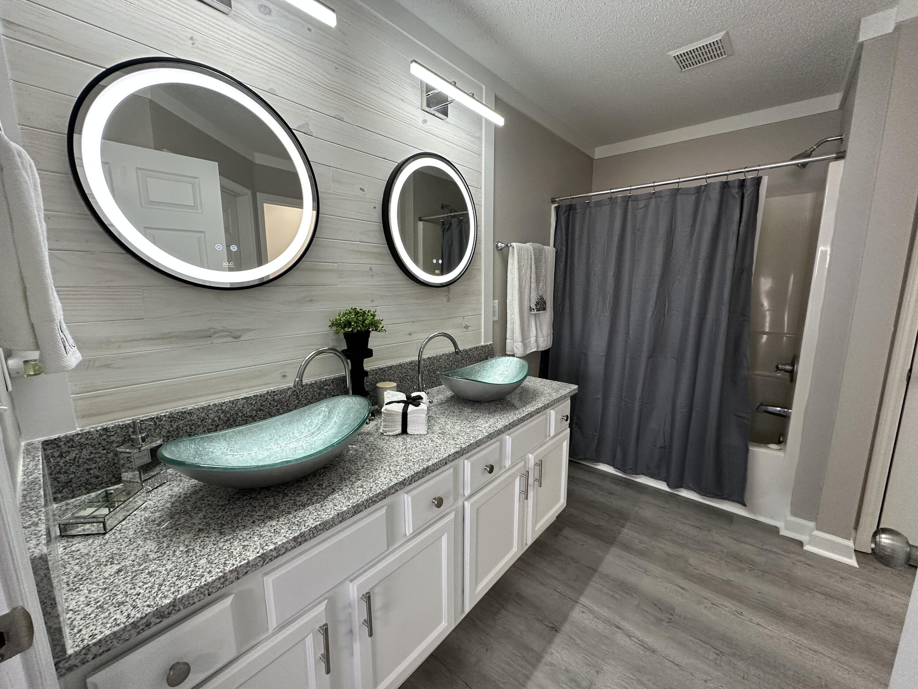 TRIPLE LAKES ESTATES - Residential