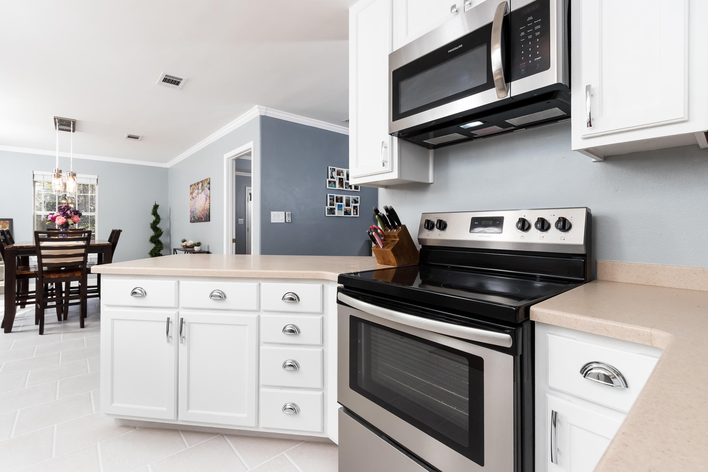 ROLLING HILLS ESTATES - Residential