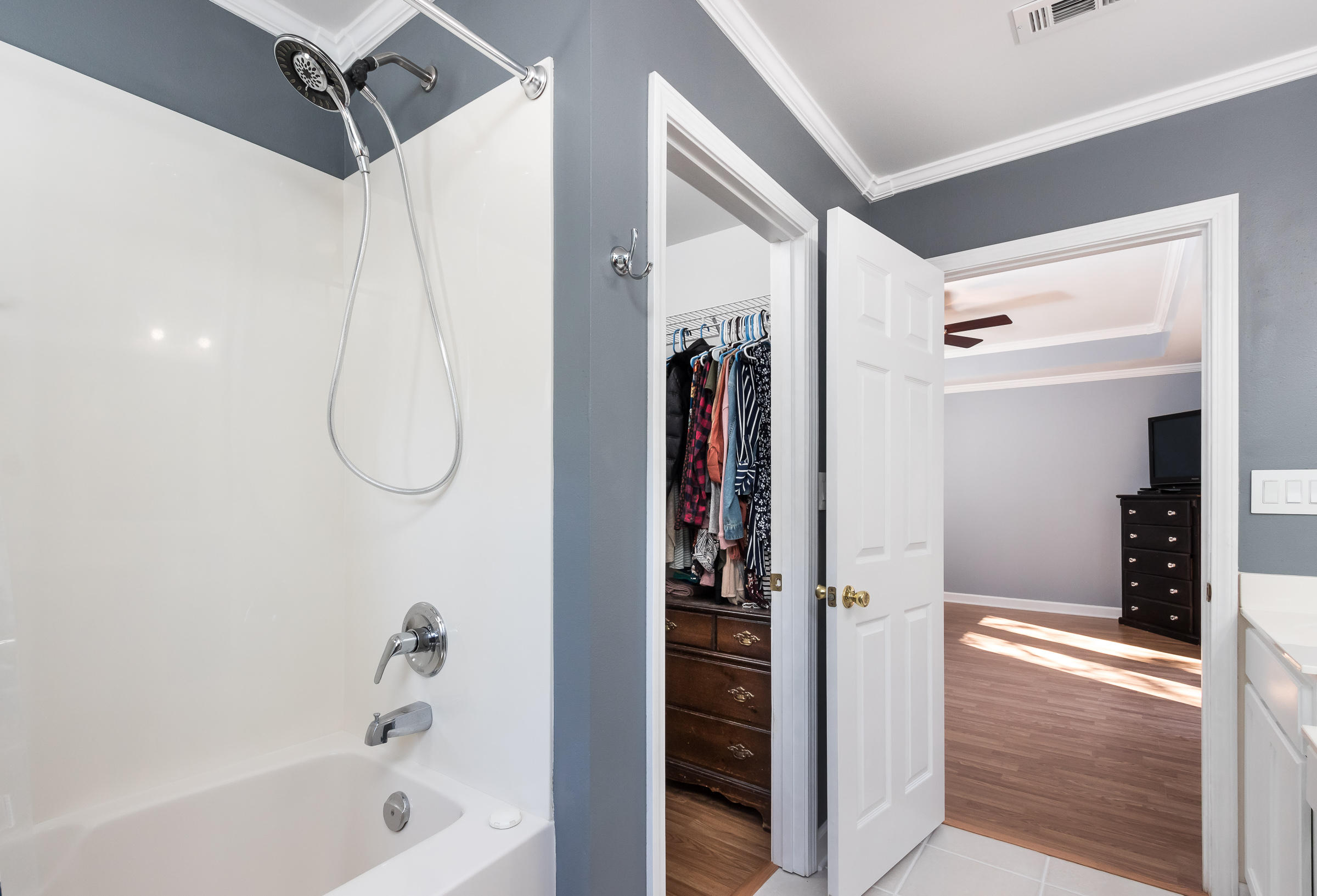 ROLLING HILLS ESTATES - Residential