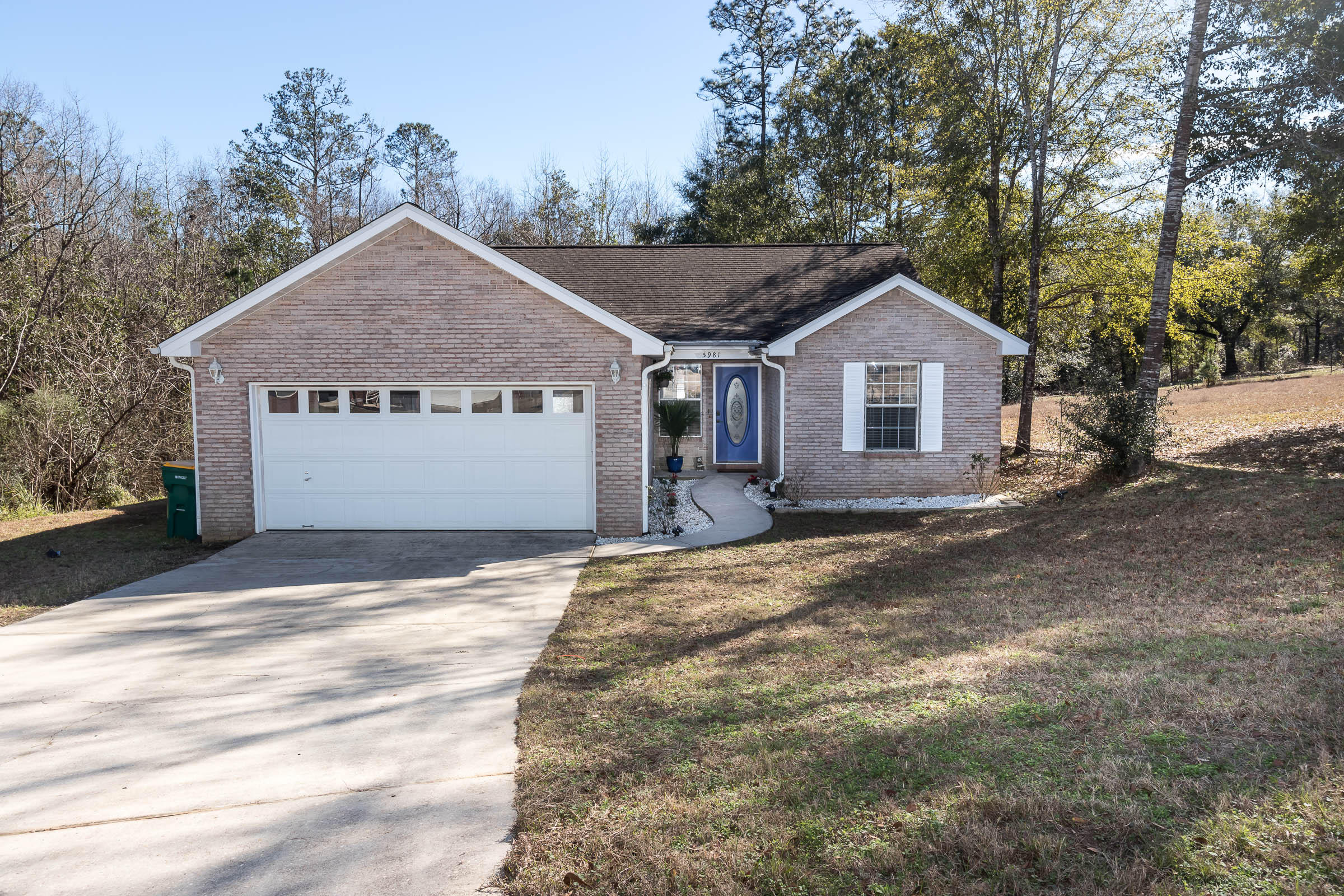 ROLLING HILLS ESTATES - Residential