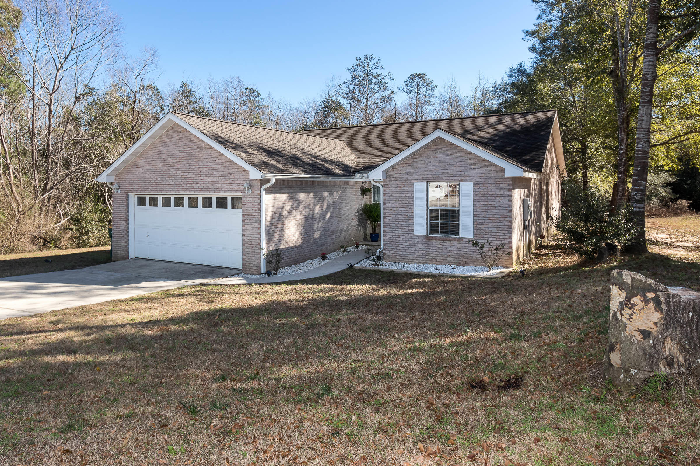 ROLLING HILLS ESTATES - Residential