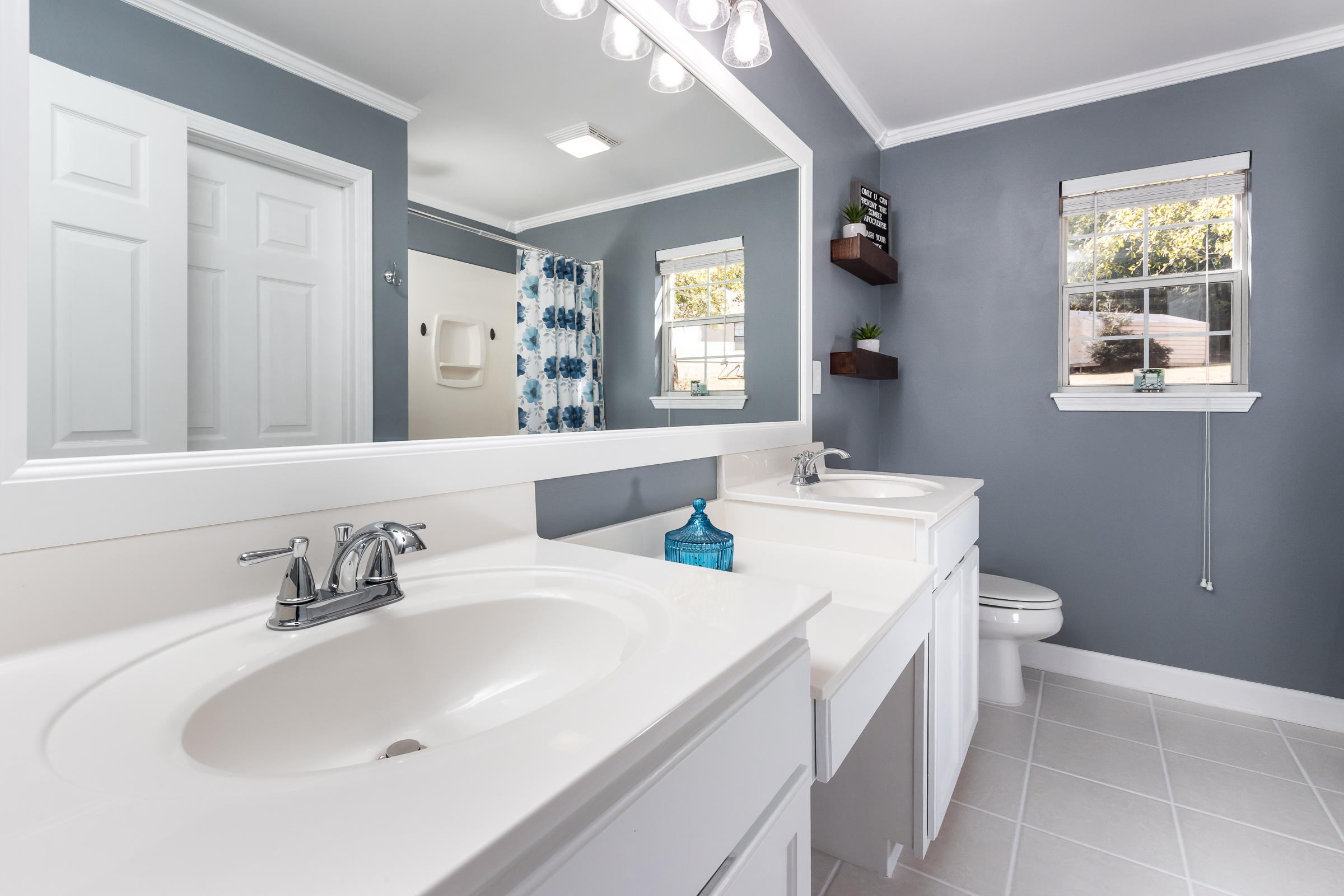 ROLLING HILLS ESTATES - Residential