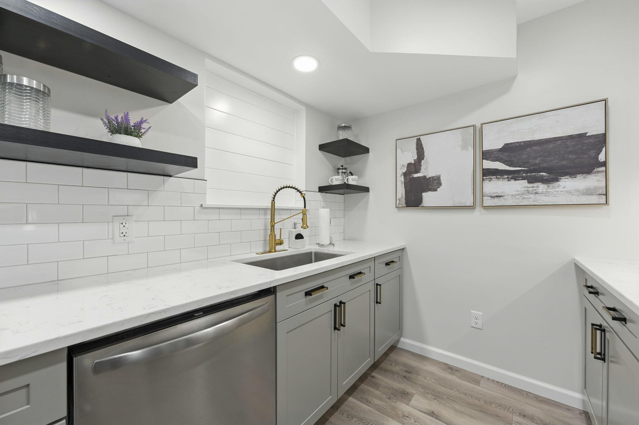 GARNIERS BEACH 2ND - Residential
