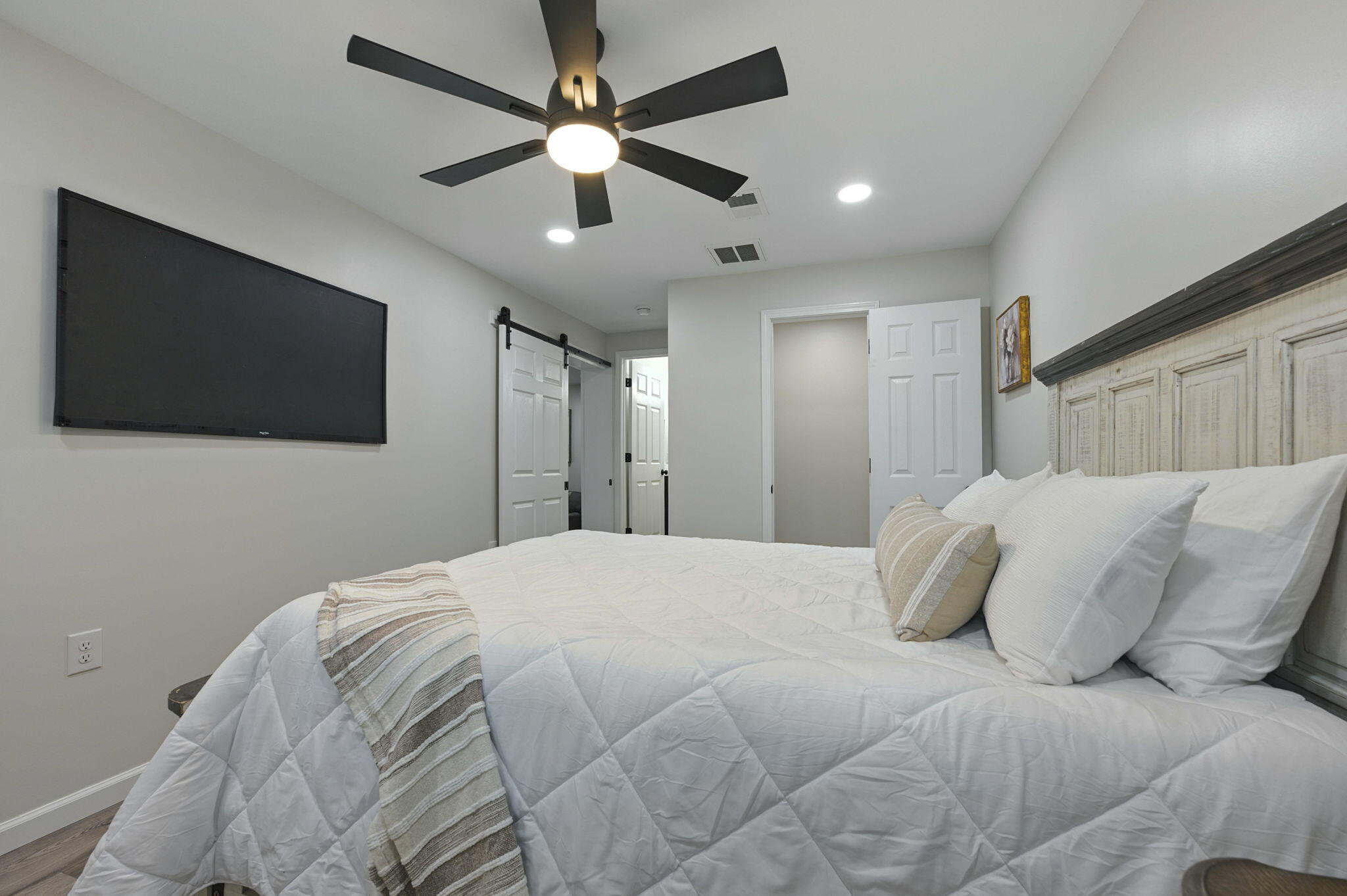 GARNIERS BEACH 2ND - Residential