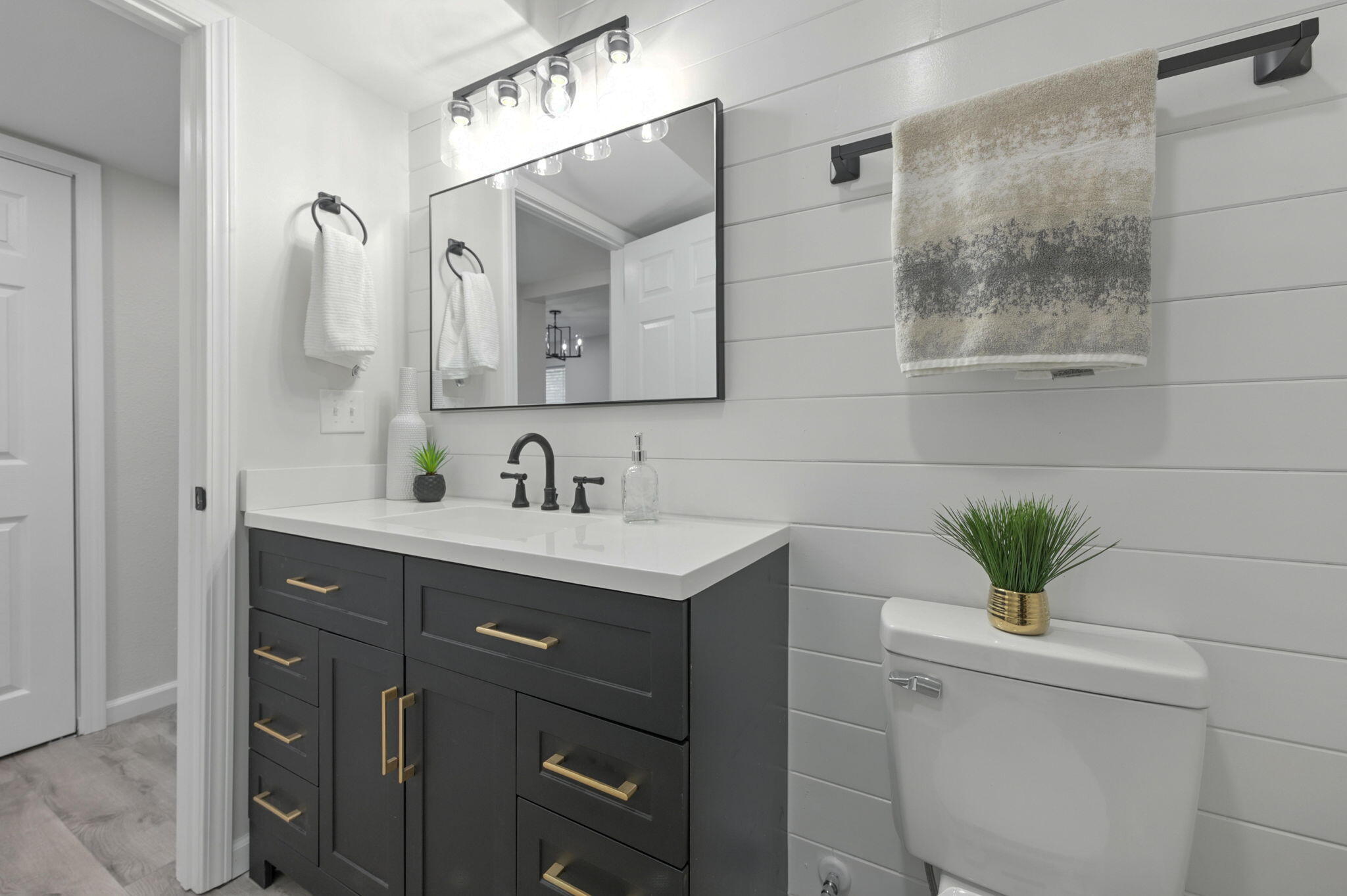 GARNIERS BEACH 2ND - Residential