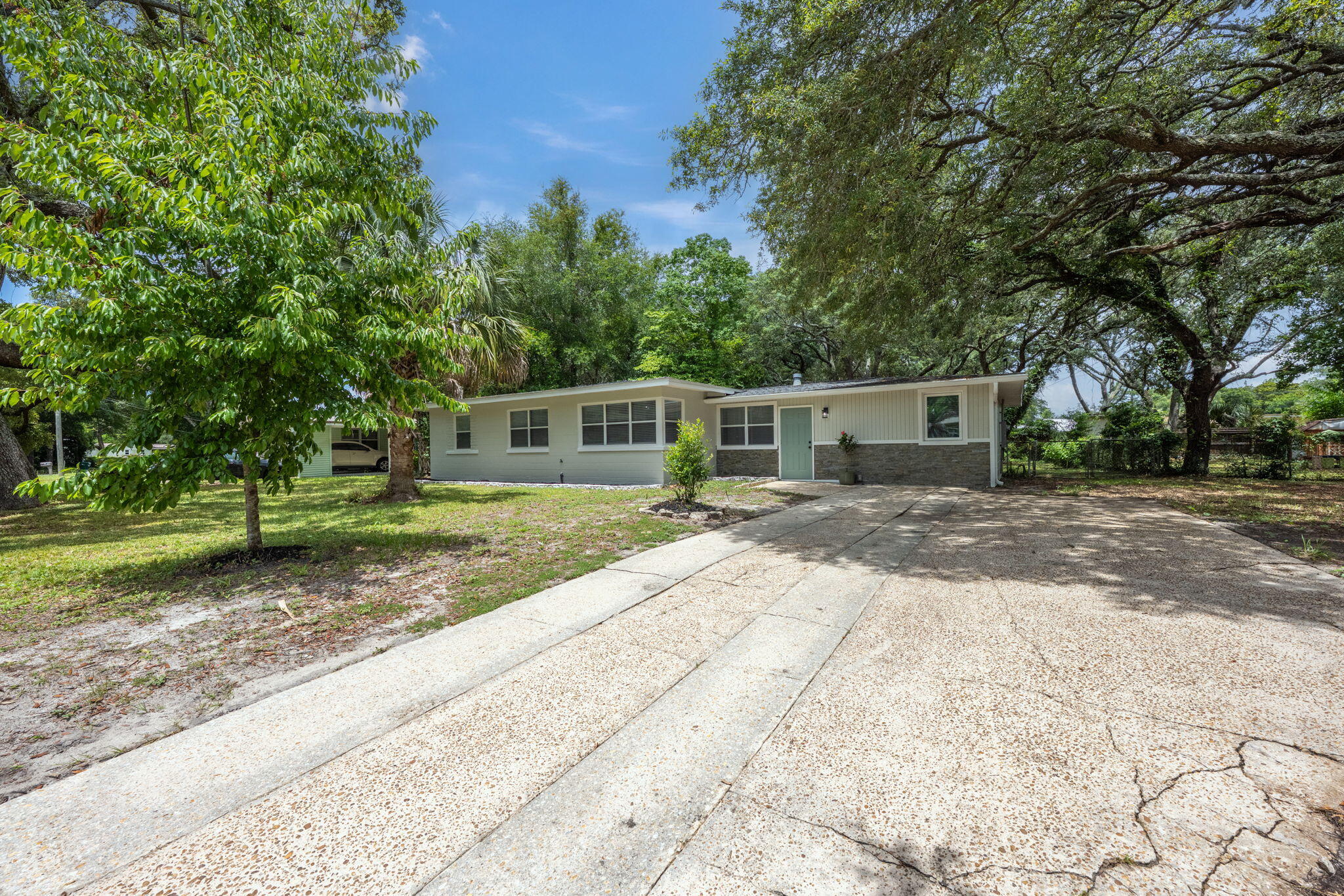 GARNIERS BEACH 2ND - Residential