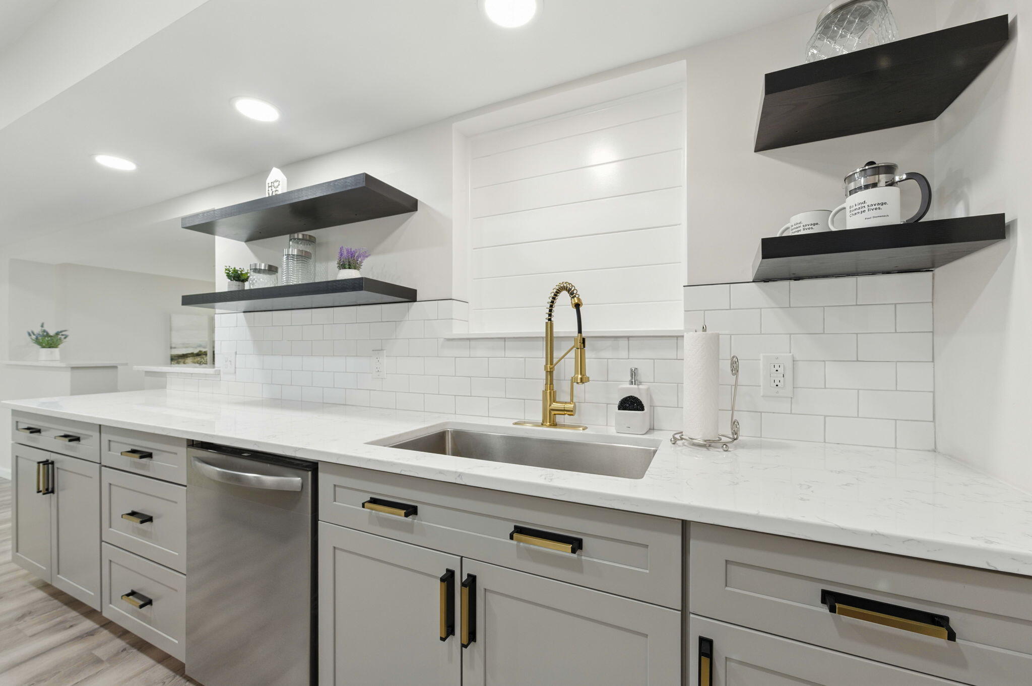 GARNIERS BEACH 2ND - Residential