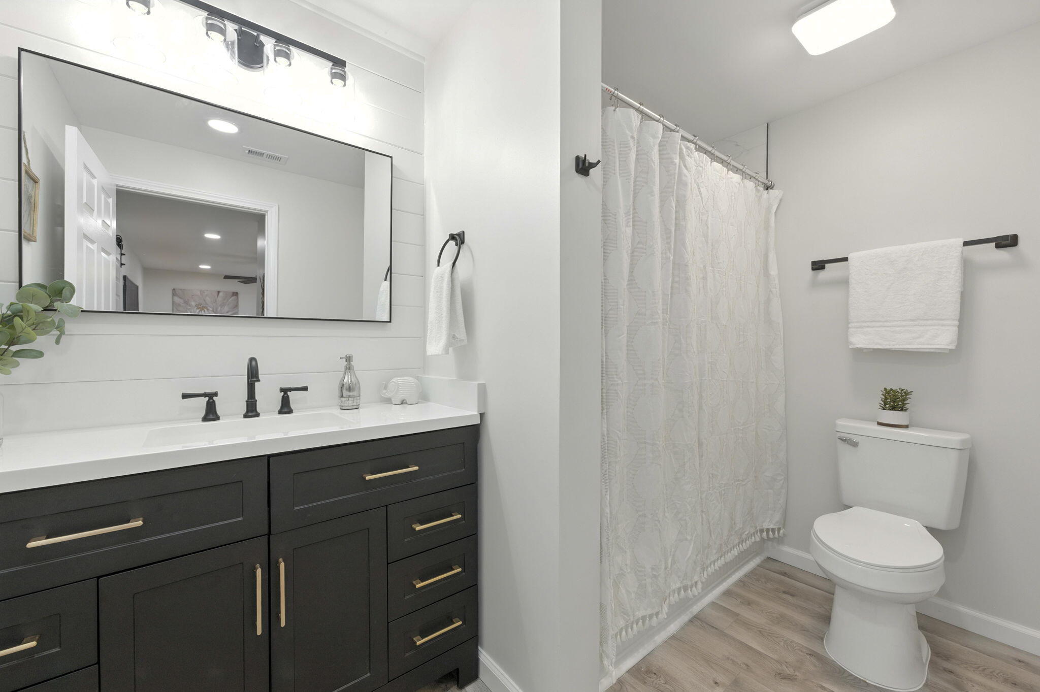 GARNIERS BEACH 2ND - Residential