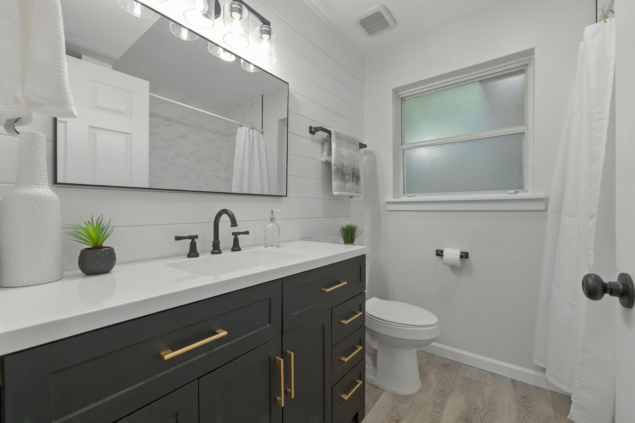 GARNIERS BEACH 2ND - Residential