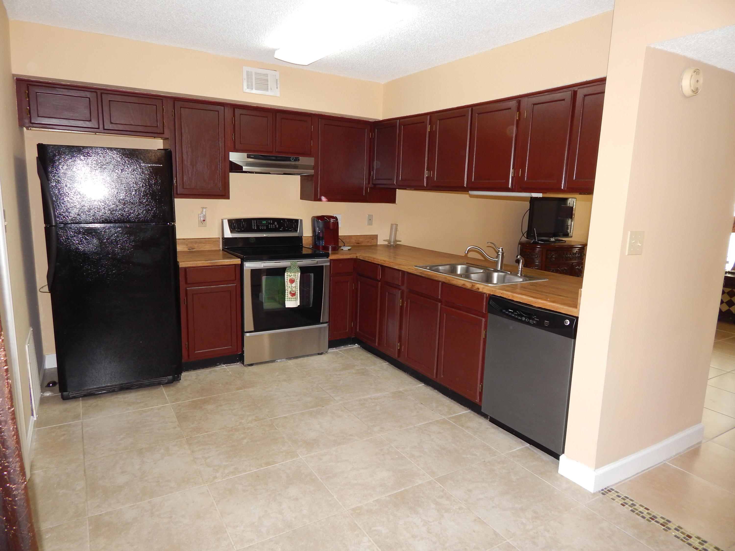 VIKING MANOR PH 1 - Residential