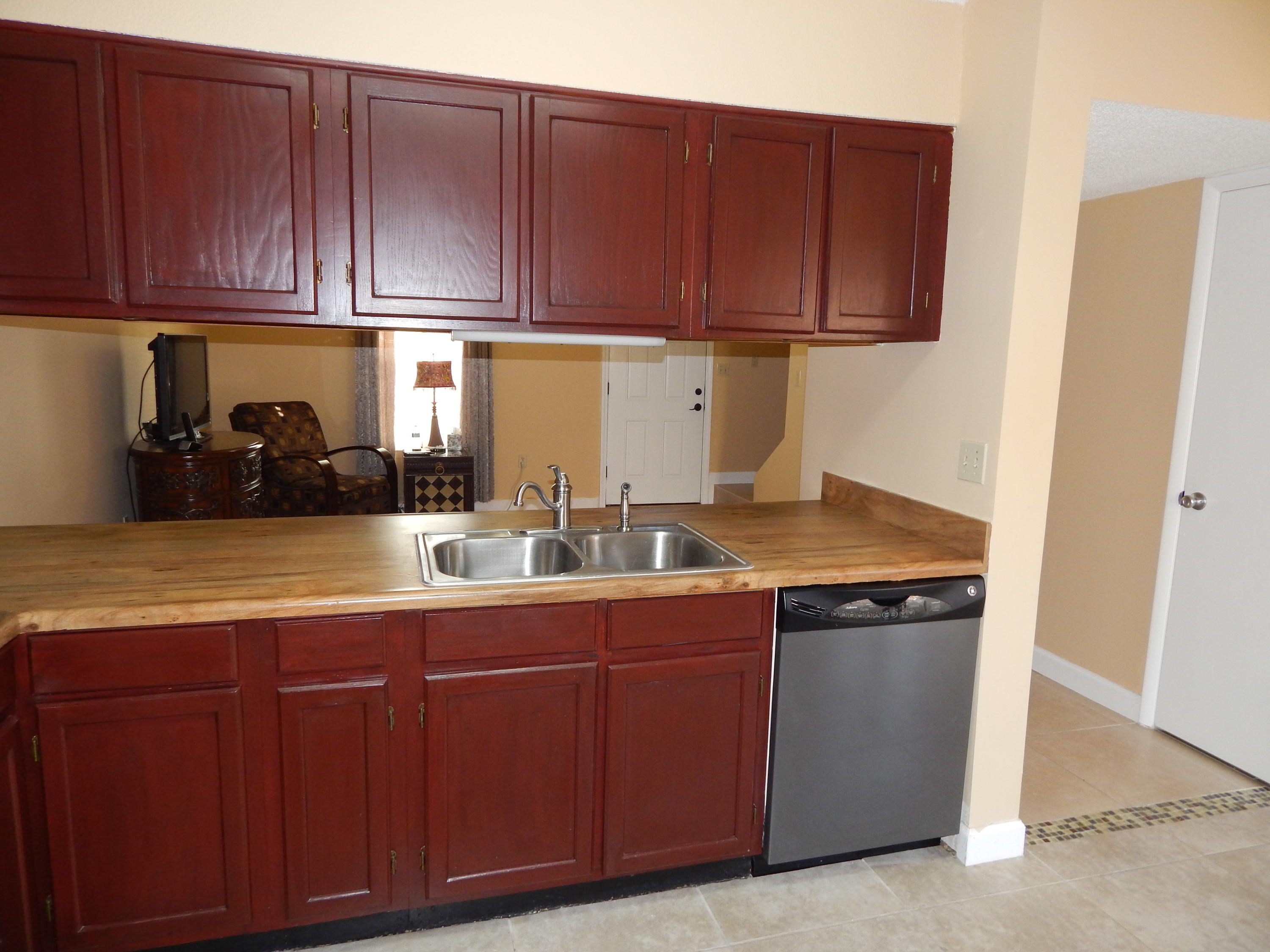 VIKING MANOR PH 1 - Residential