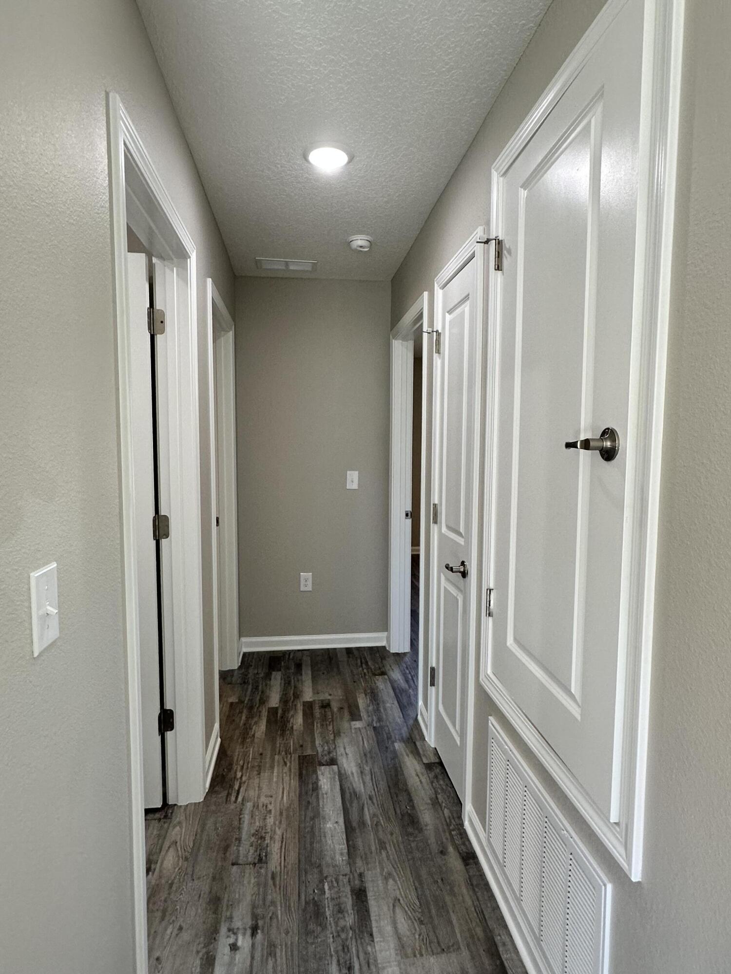 MORRIS ADD CRESTVIEW S1/2 LOTS 1 THRU 4 BLK 6 - Residential Lease