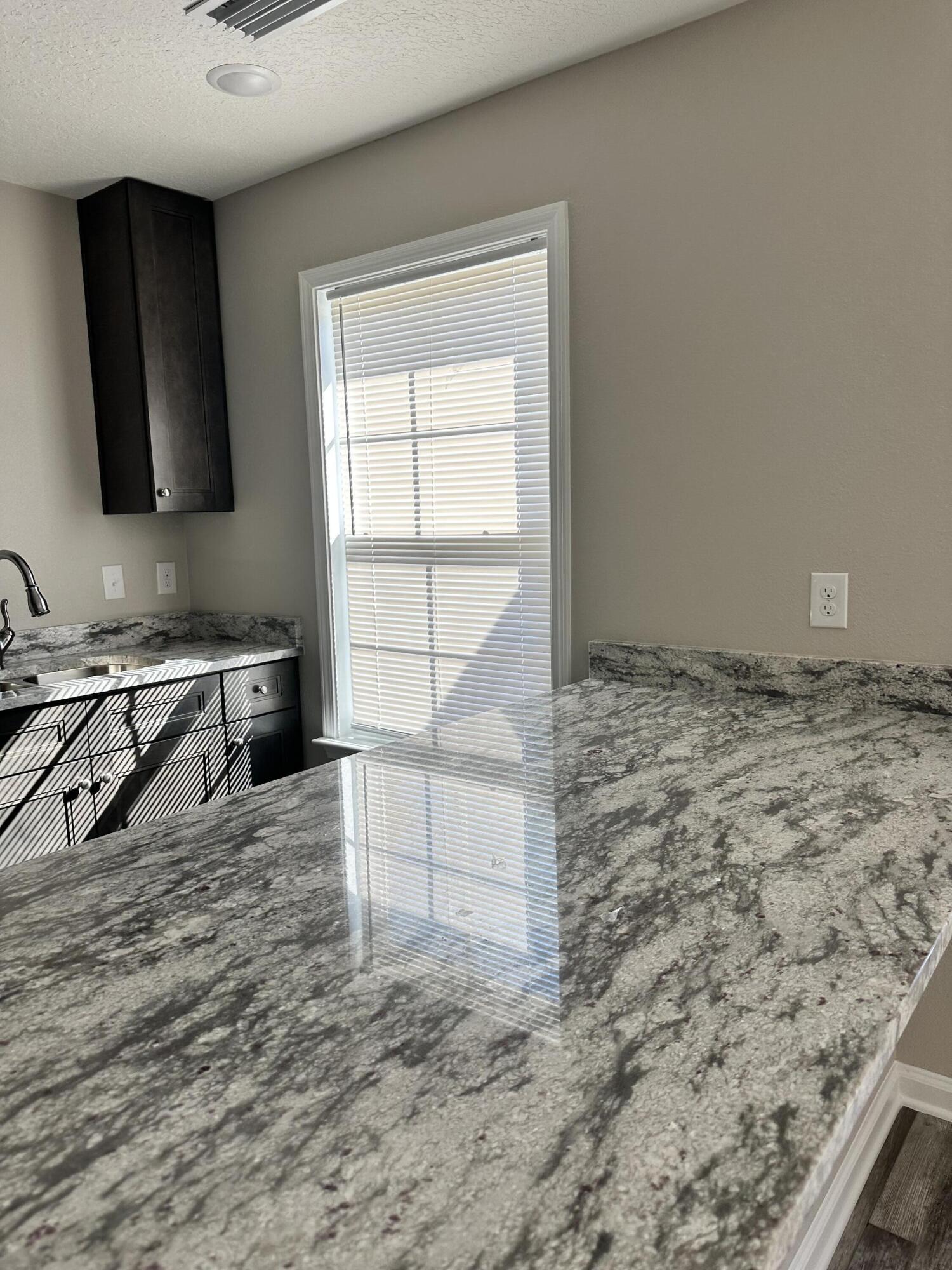 MORRIS ADD CRESTVIEW S1/2 LOTS 1 THRU 4 BLK 6 - Residential Lease