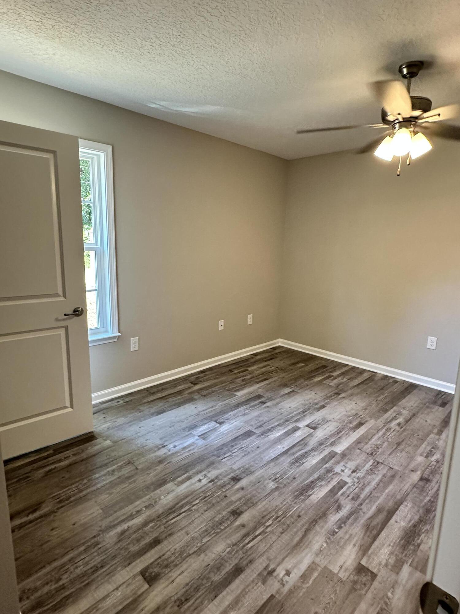 MORRIS ADD CRESTVIEW S1/2 LOTS 1 THRU 4 BLK 6 - Residential Lease
