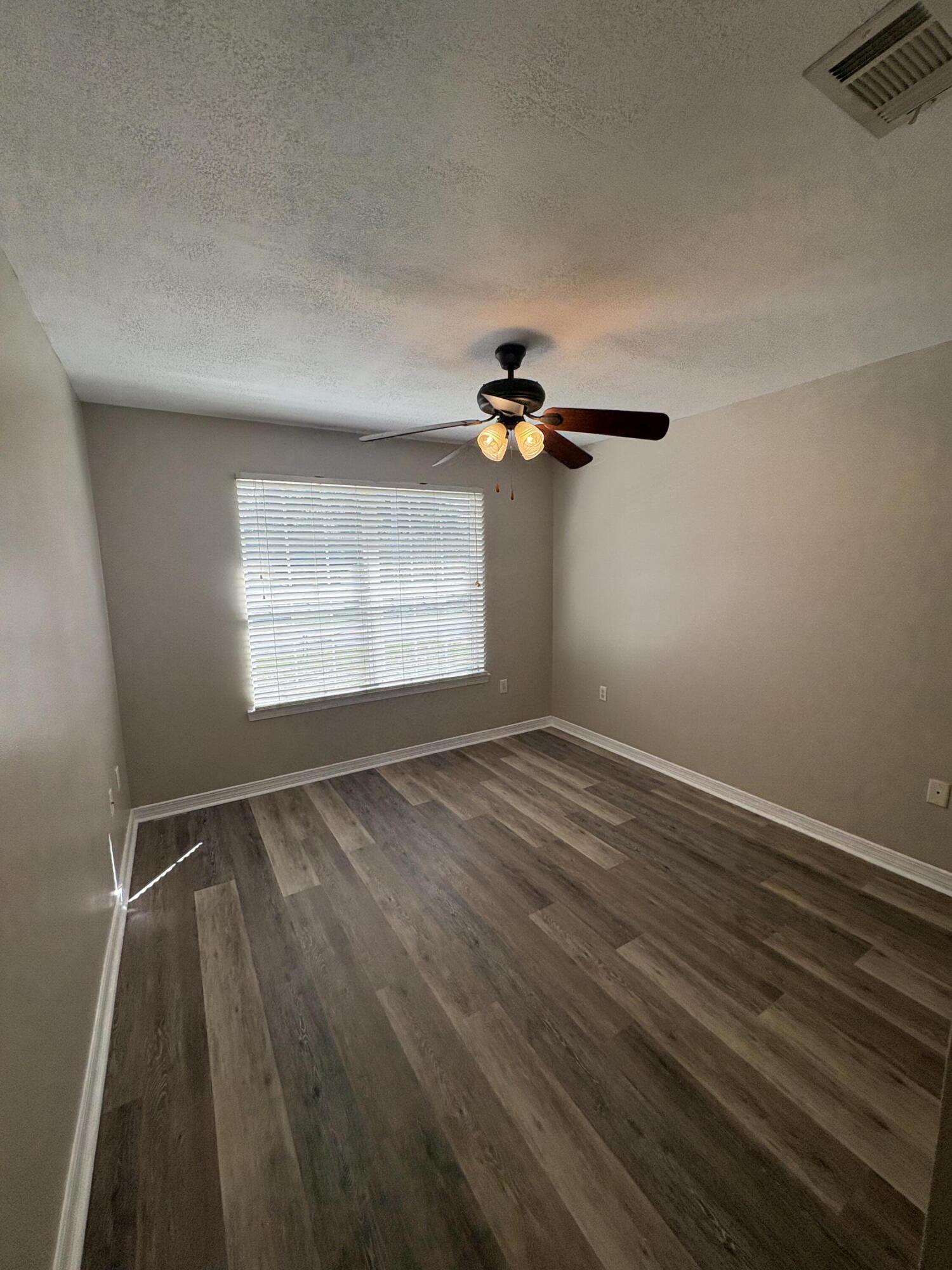 MORRIS ADDN TO CRESTVIEW - Residential Lease