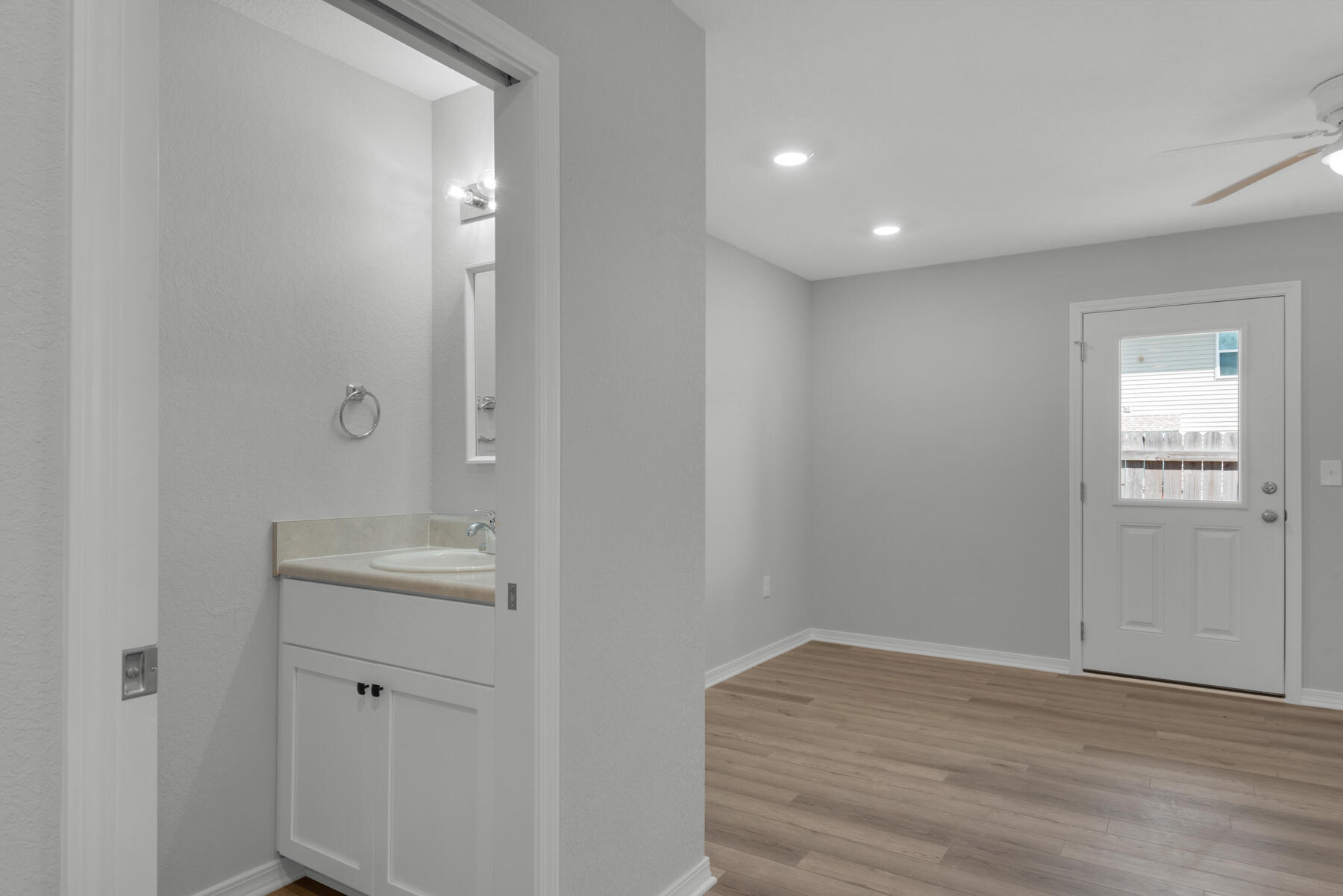 ANASTASIA MANOR T/H - Residential Lease