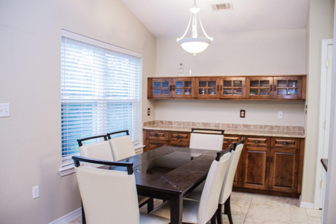 EMERALD VILLAGE S/D - Residential Lease