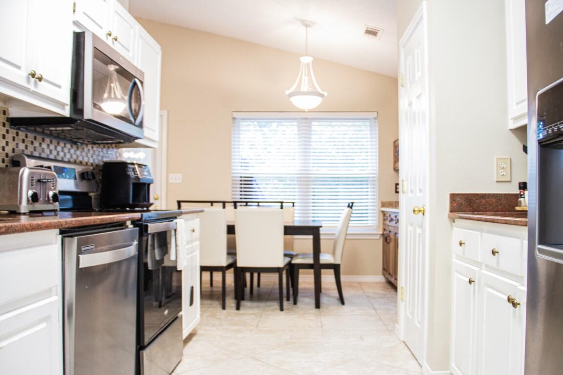 EMERALD VILLAGE S/D - Residential Lease