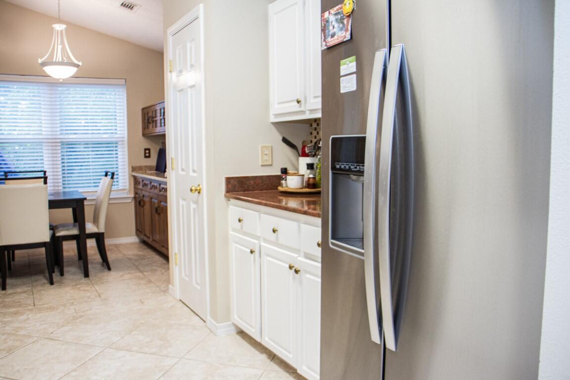 EMERALD VILLAGE S/D - Residential Lease