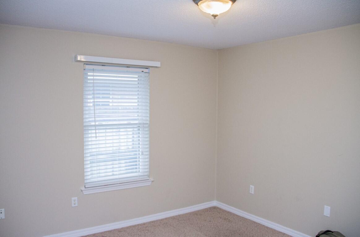 EMERALD VILLAGE S/D - Residential Lease