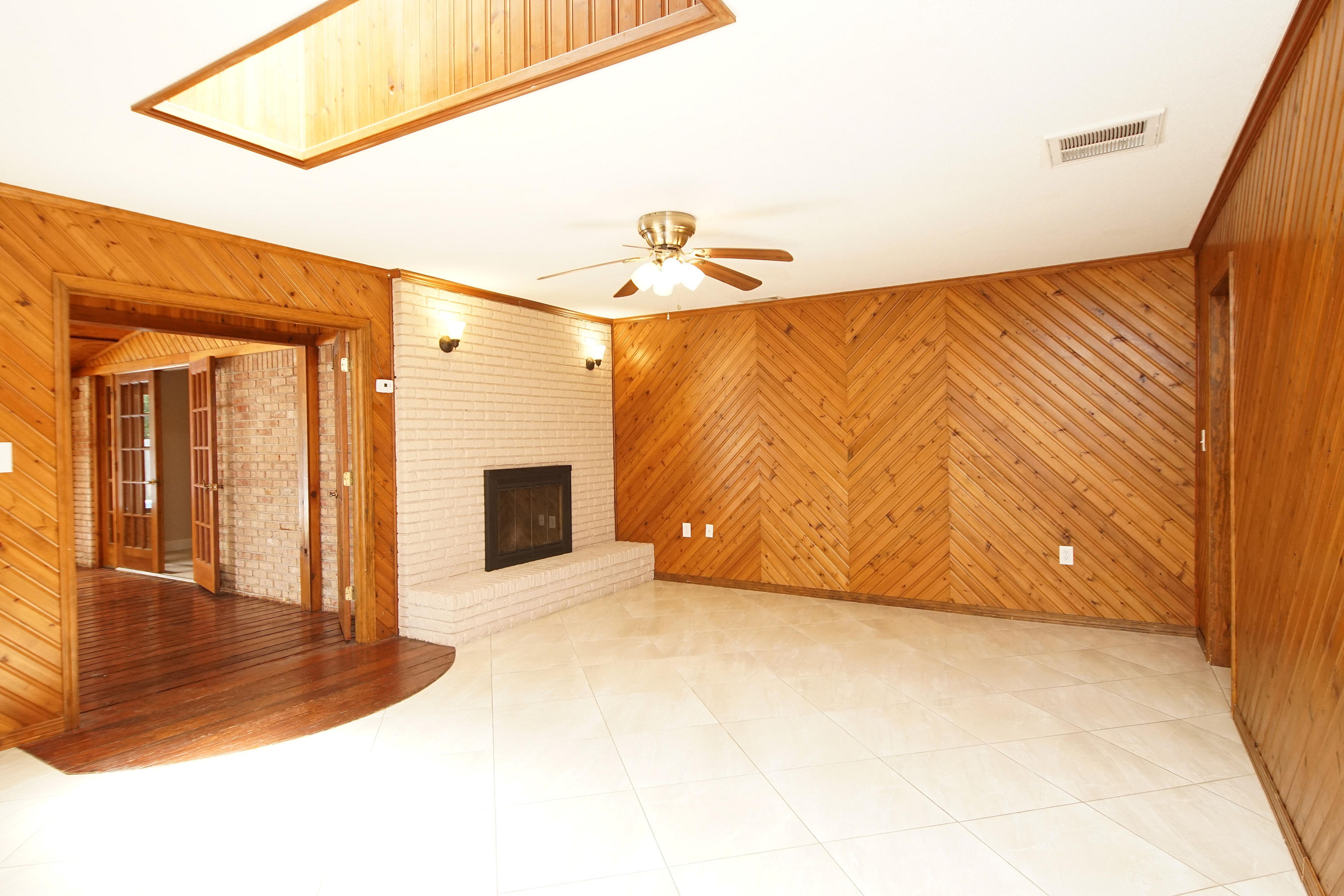 LAKE LORRAINE ESTATES 1 - Residential