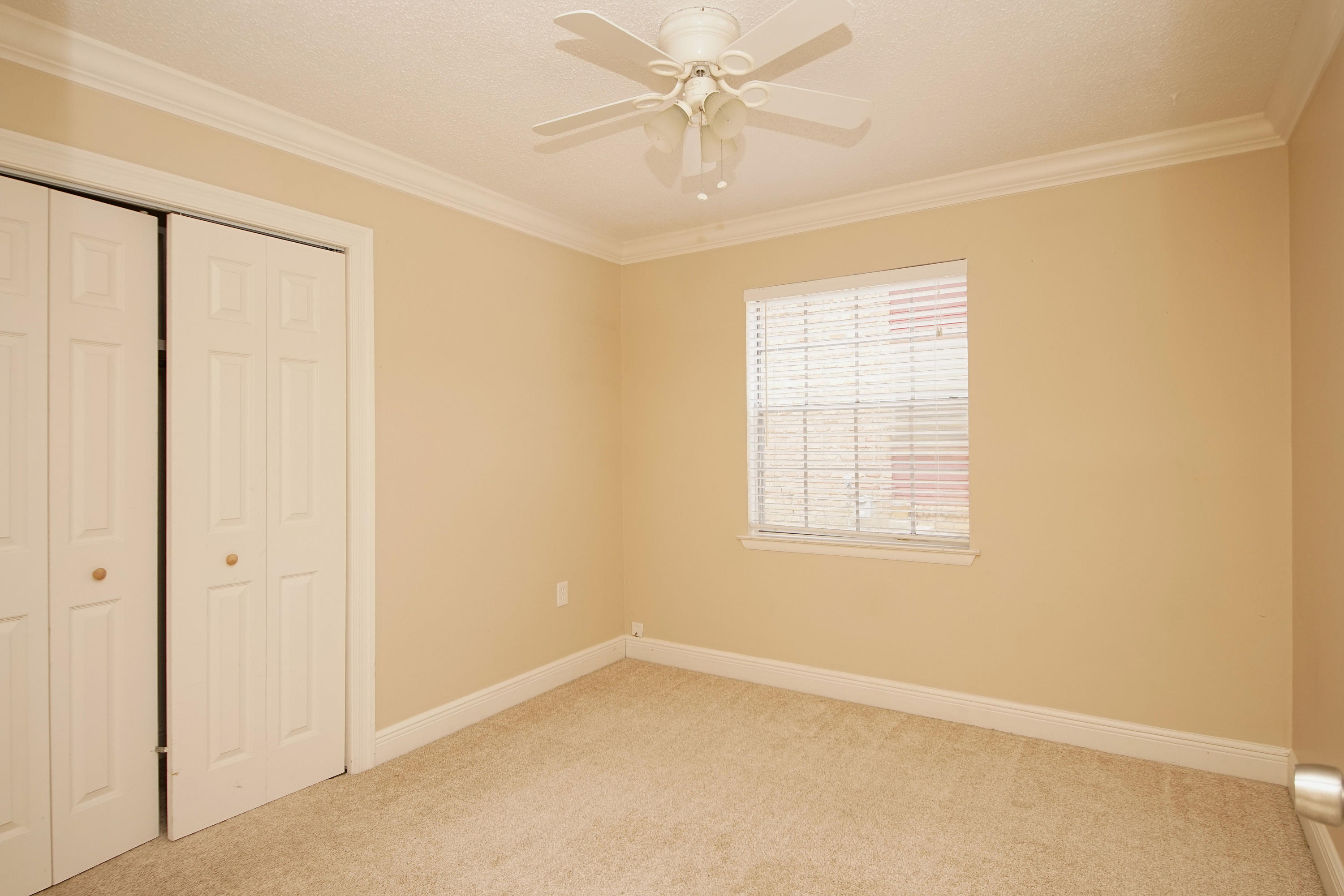 LAKE LORRAINE ESTATES 1 - Residential