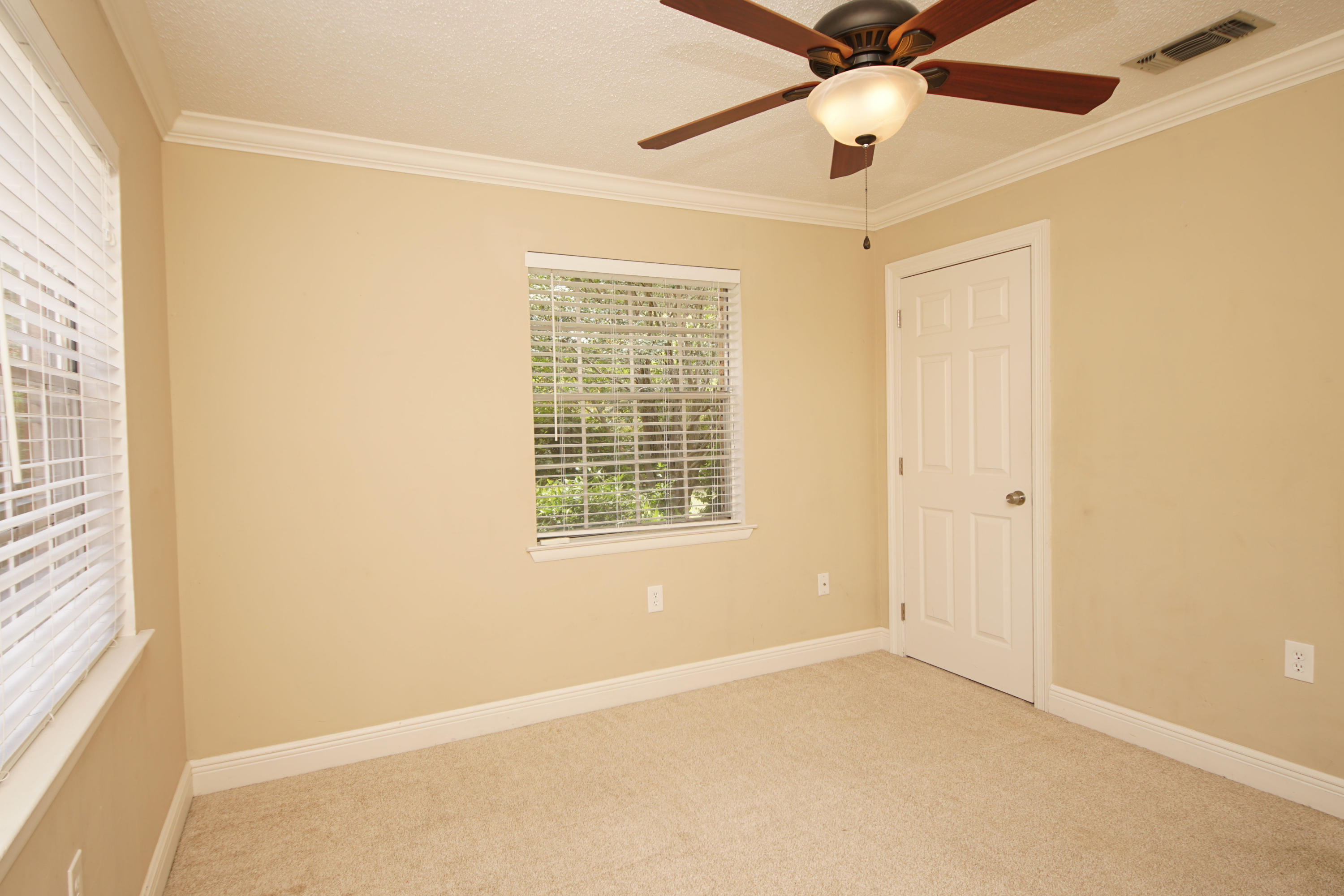 LAKE LORRAINE ESTATES 1 - Residential