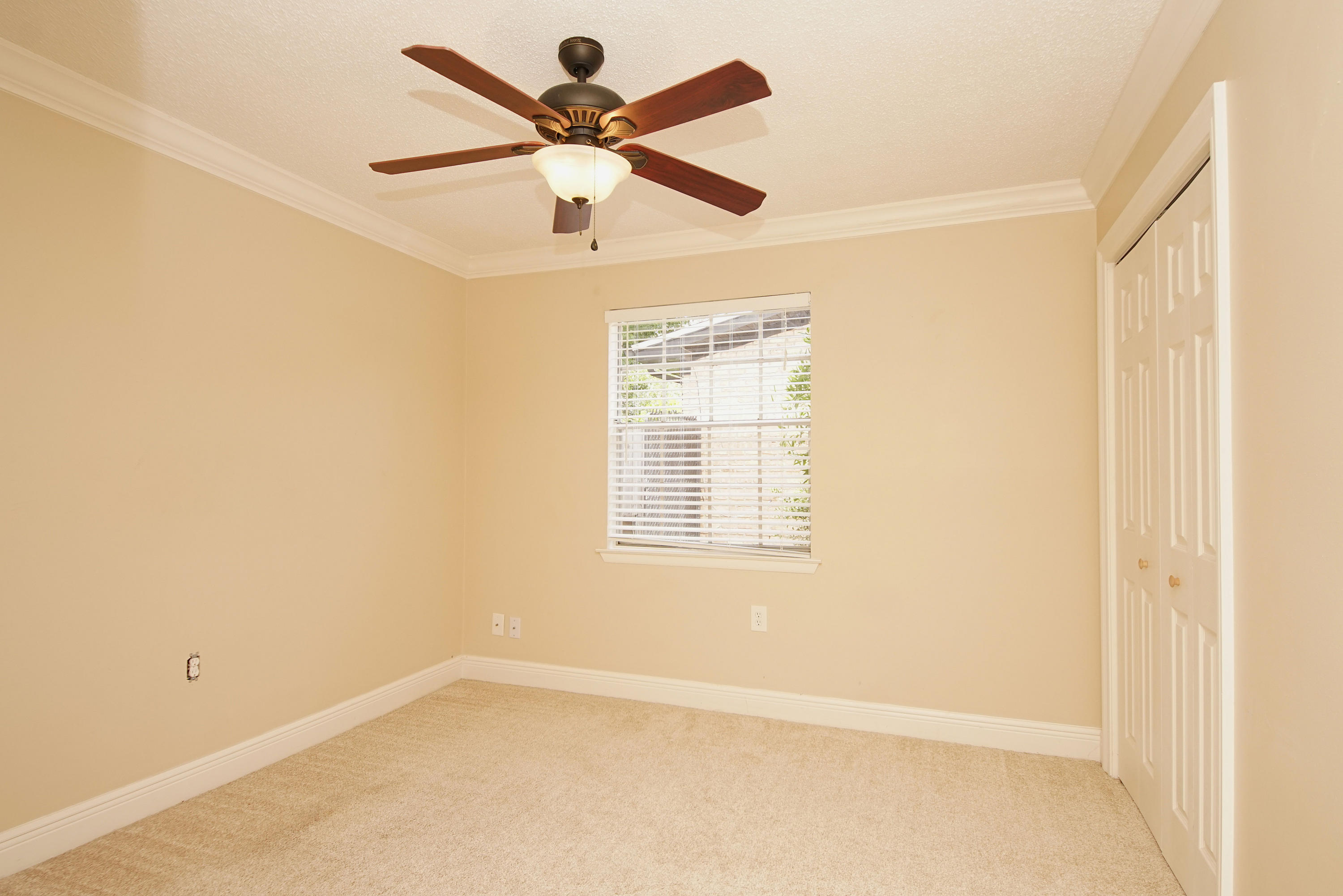 LAKE LORRAINE ESTATES 1 - Residential