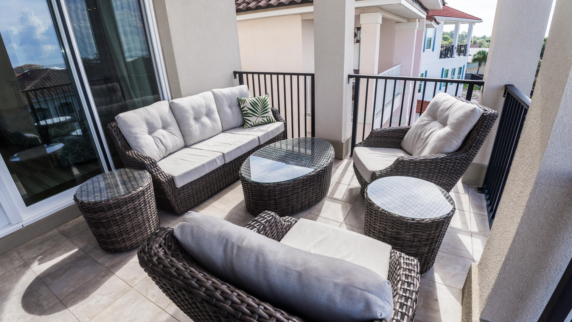 LA VALENCIA BEACH RESORT - Residential