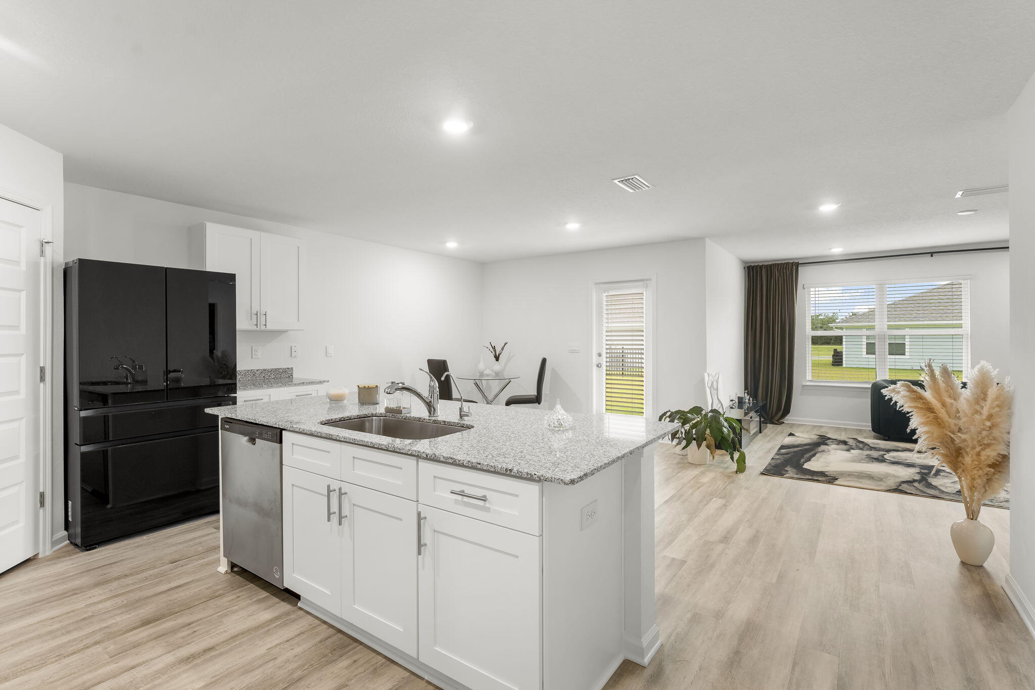 RIVERWALK PH I - Residential Lease