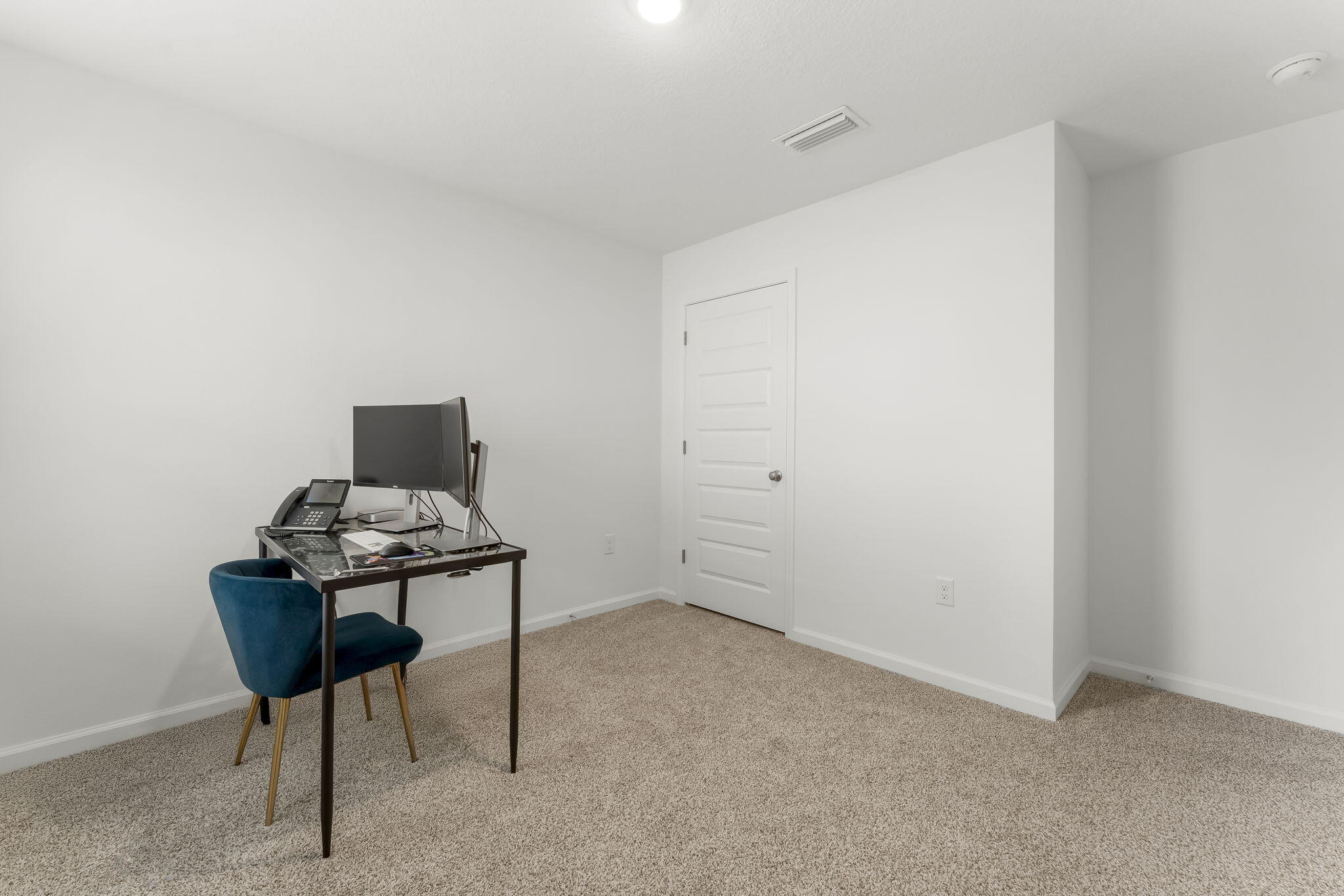 RIVERWALK PH I - Residential Lease