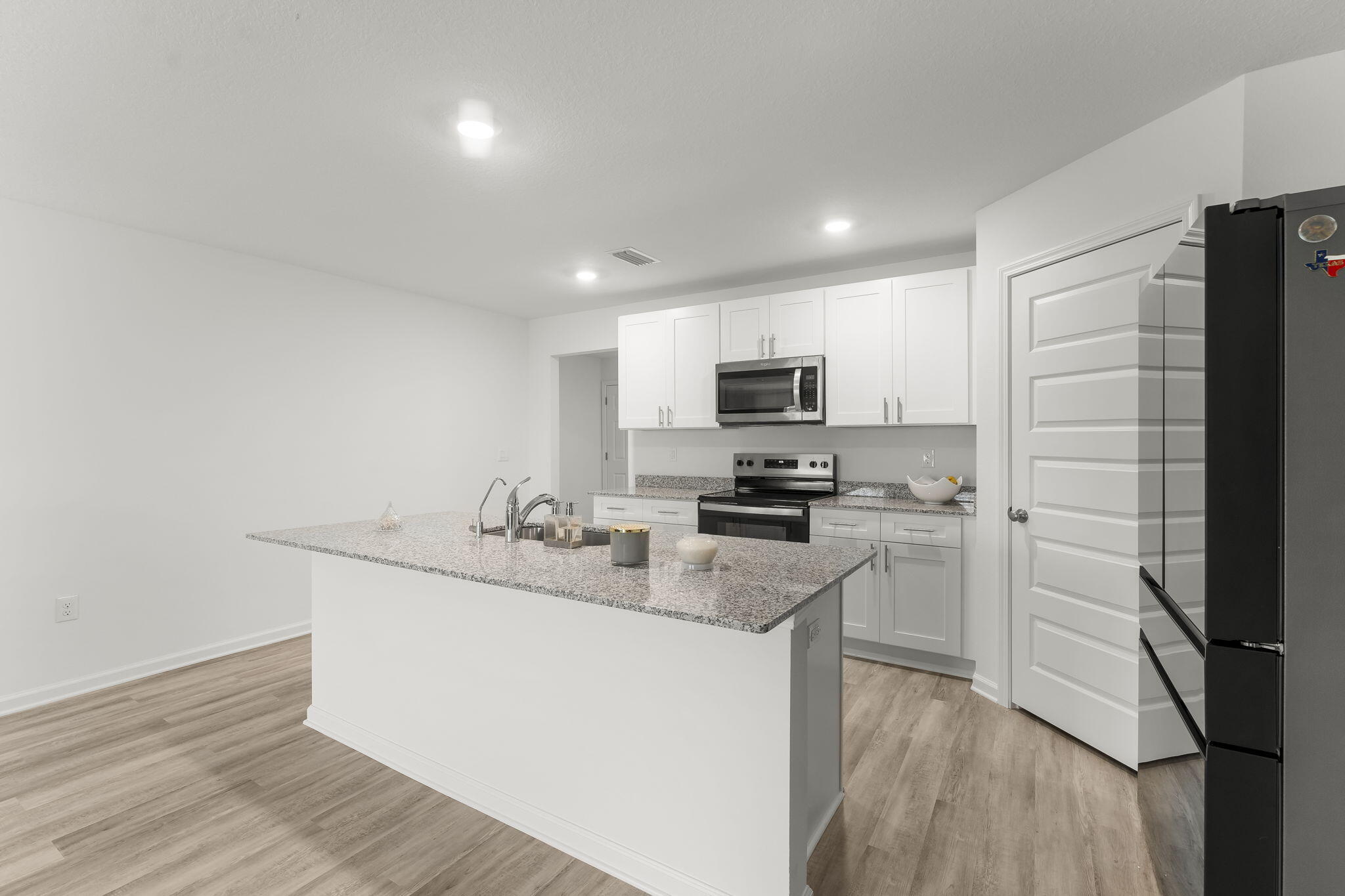 RIVERWALK PH I - Residential Lease