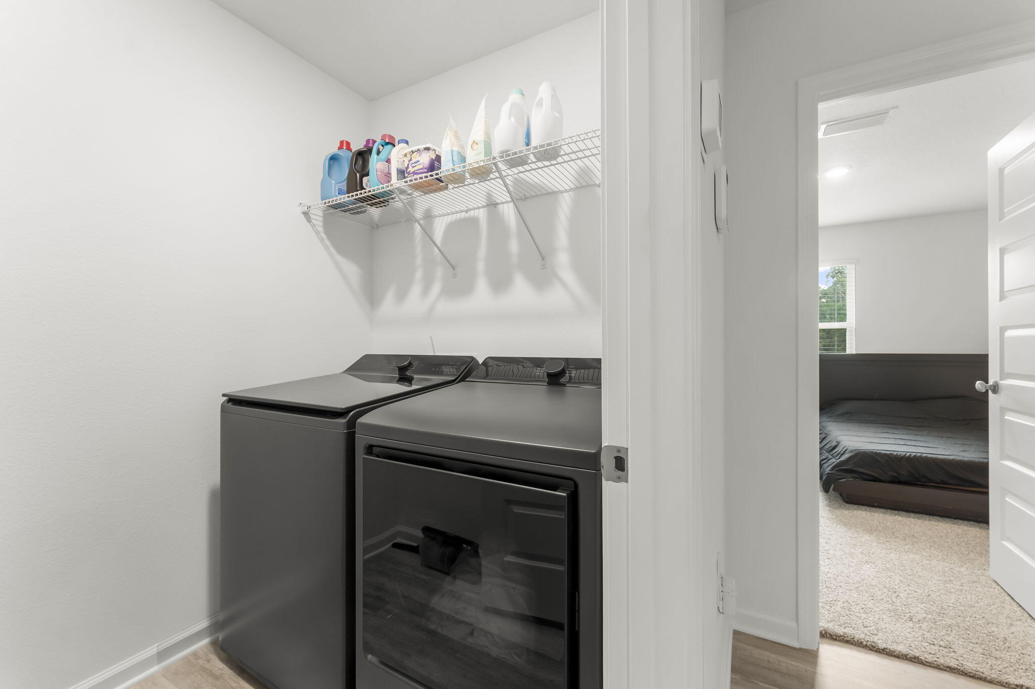 RIVERWALK PH I - Residential Lease