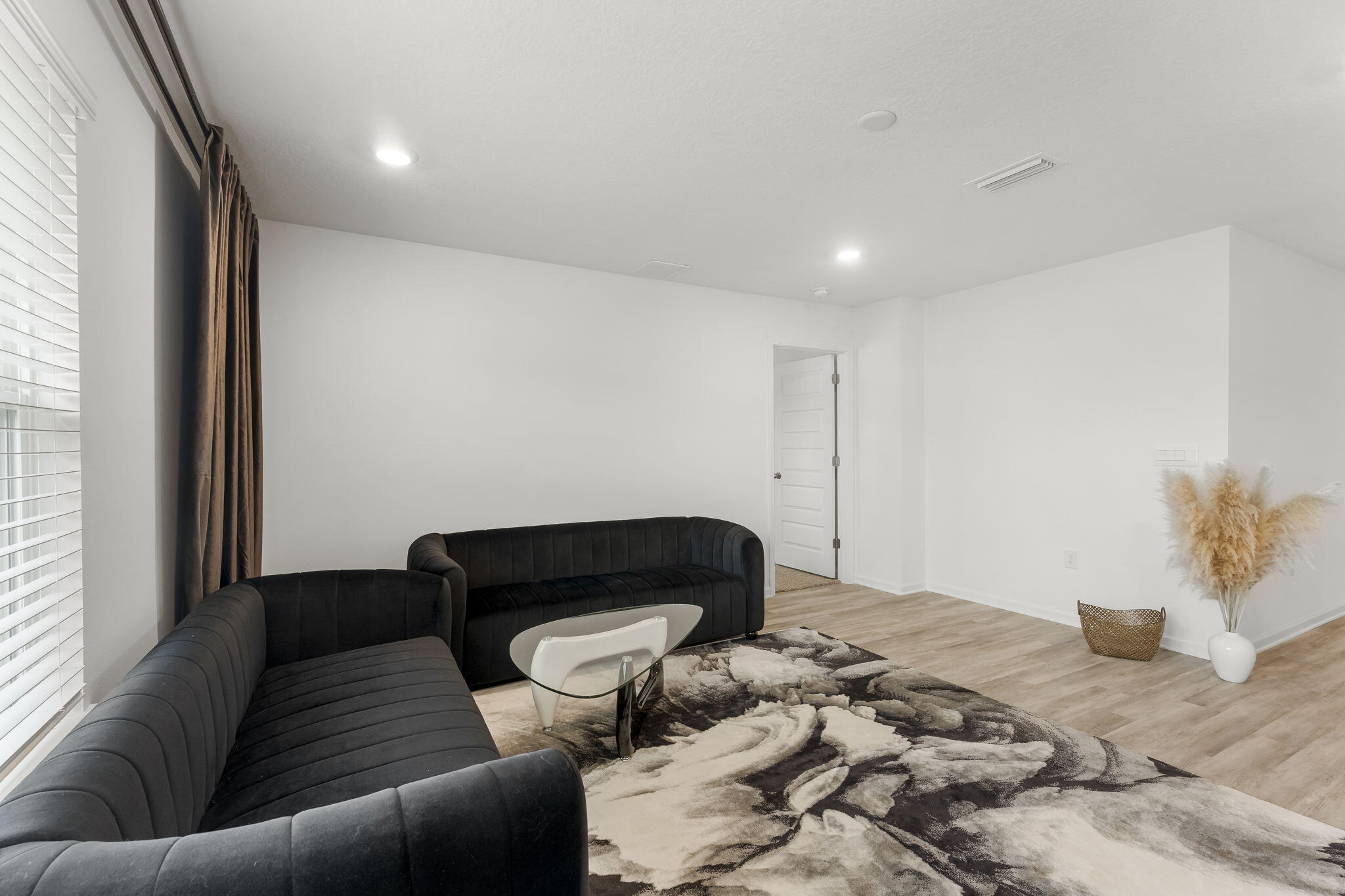 RIVERWALK PH I - Residential Lease