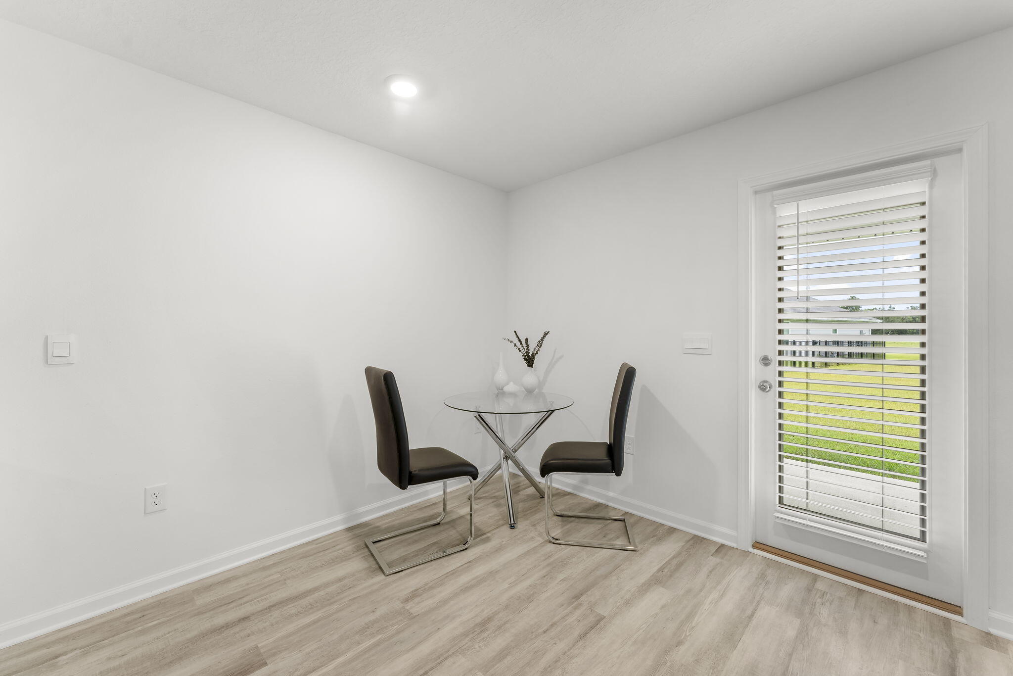 RIVERWALK PH I - Residential Lease