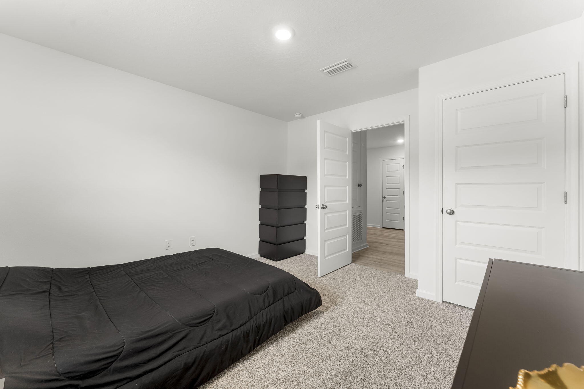 RIVERWALK PH I - Residential Lease