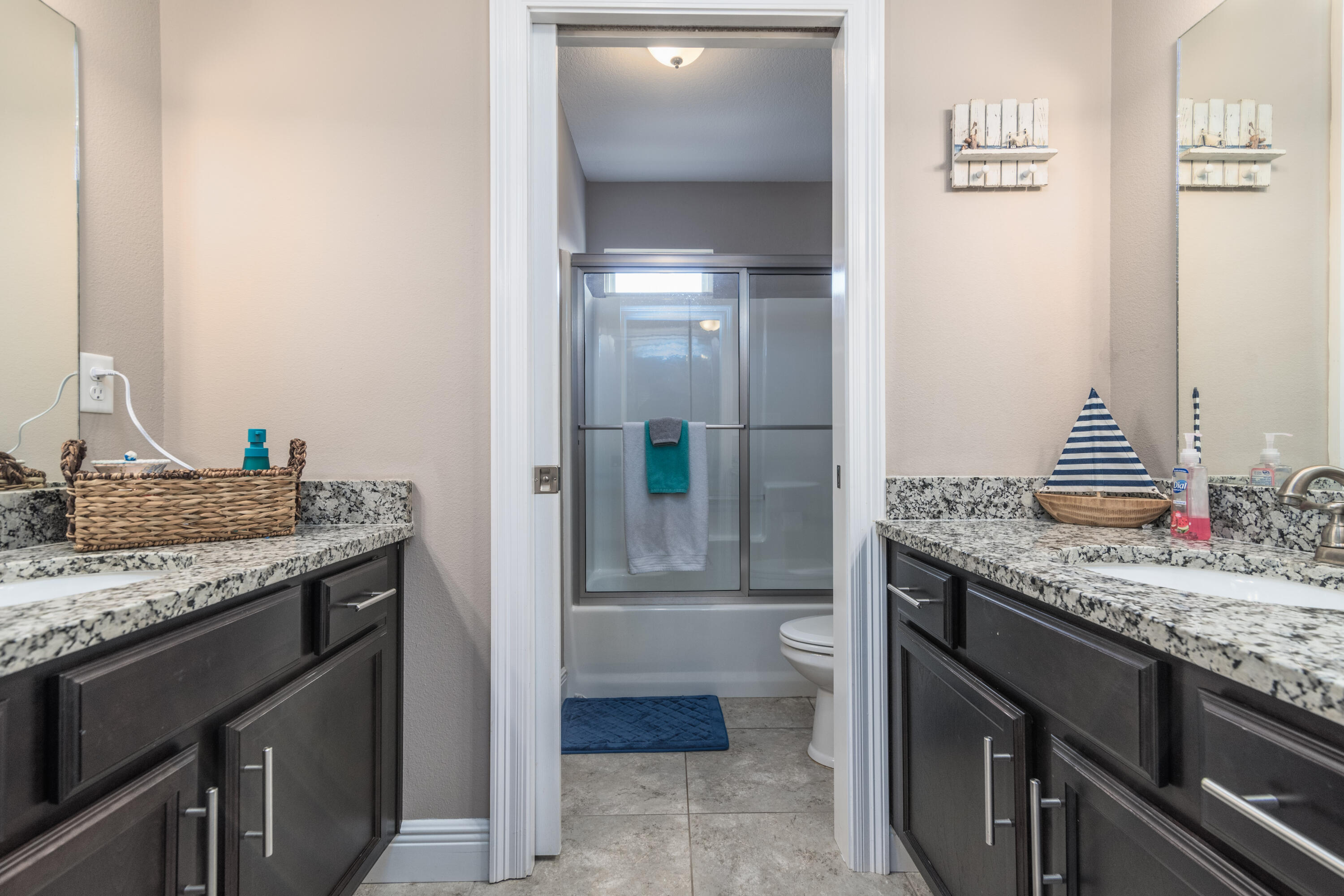 MAGNOLIA HARBOR - Residential