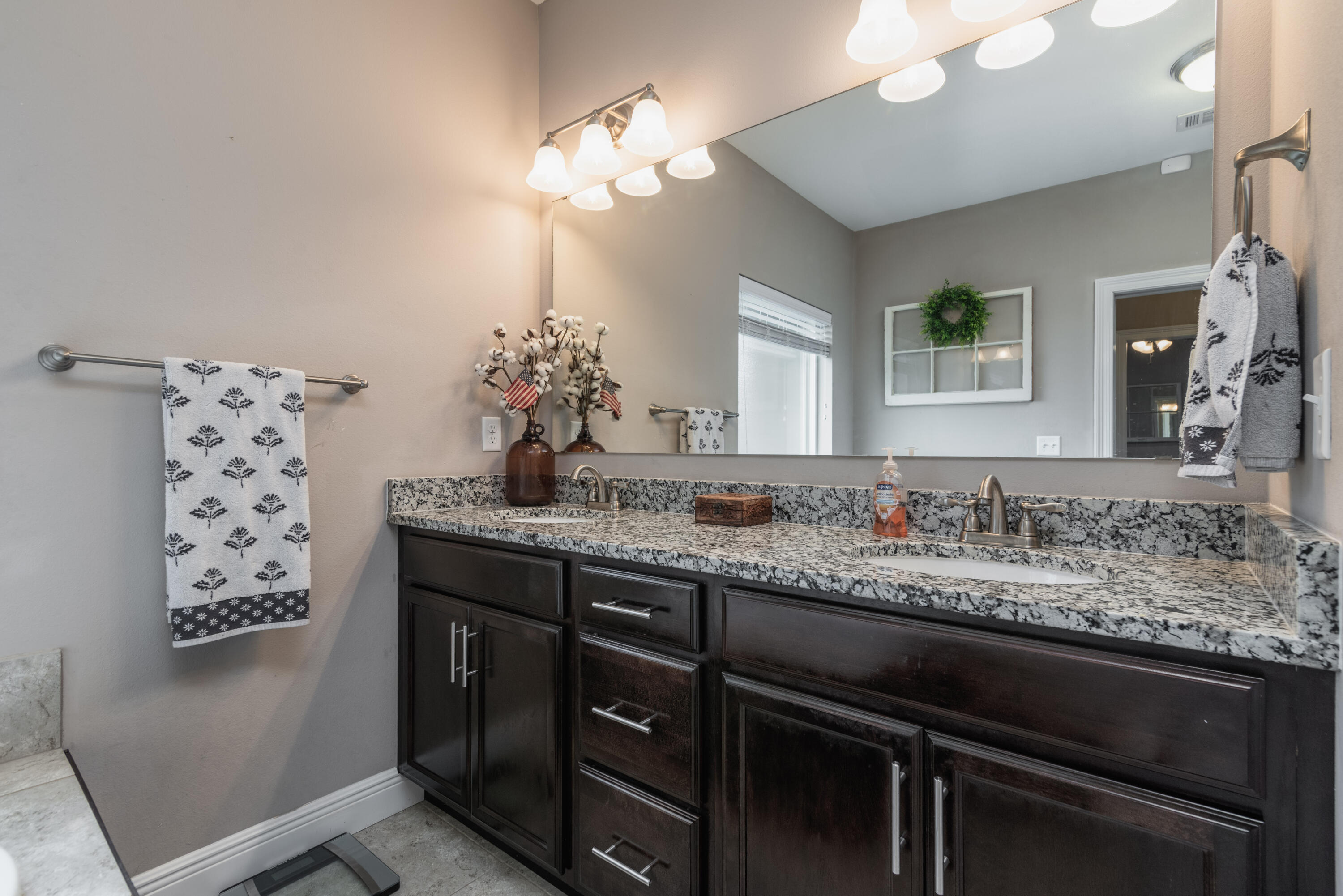 MAGNOLIA HARBOR - Residential