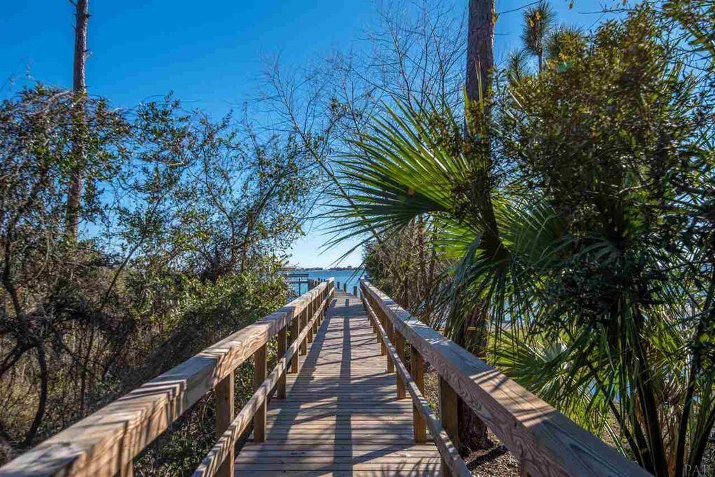 MAGNOLIA HARBOR - Residential