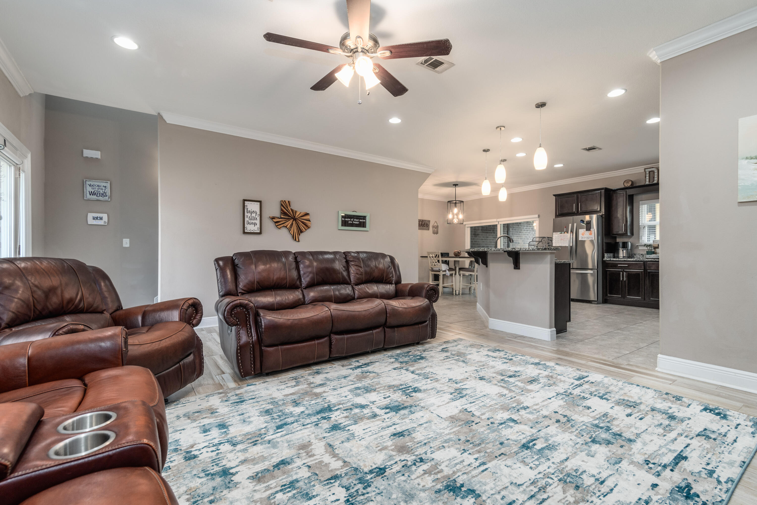 MAGNOLIA HARBOR - Residential