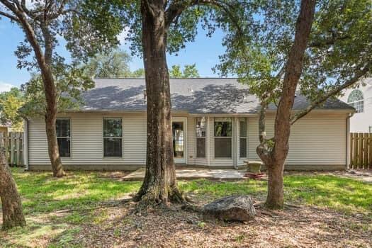 PARKWOOD LANE BLUEWATER BAY - Residential Lease