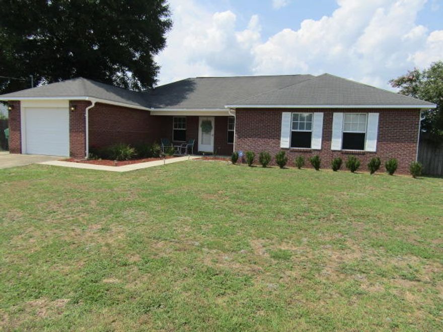 This beautiful 3 bedroom 2 bath home is in a great location on the east side of Crestview. Great school districts zoned for Walker Elementary, Davidson Middle School and Crestview High. Spacious 23'x19' Family room will hold all your furniture and still feel open and roomy. A large 21'x13 eat in Kitchen with matching appliances affords all the space in the world for the chef or chefs in your family. Nice size master bedroom with adjoining master bathroom are all very comfortable and convenient. Back yard is privacy fenced with a patio for grilling and enjoying the outdoors. There is a one car garage plus plenty of room on the driveway for parking. Make sure you check this one out !!!