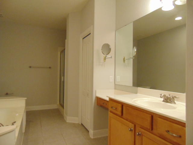 DIAMOND LAKES - Residential Lease